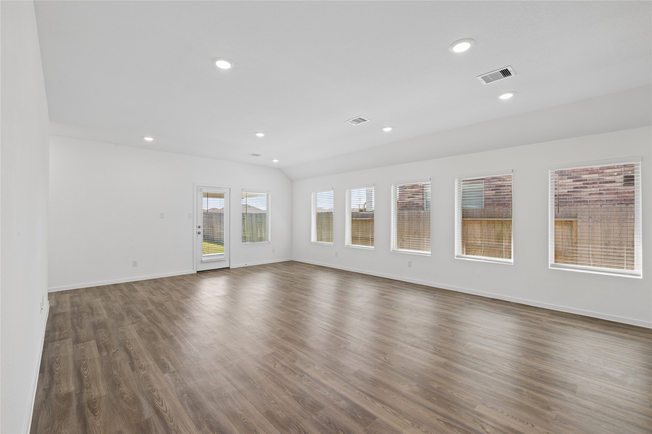 9918 Lockridge Manor Drive Property Photo 11
