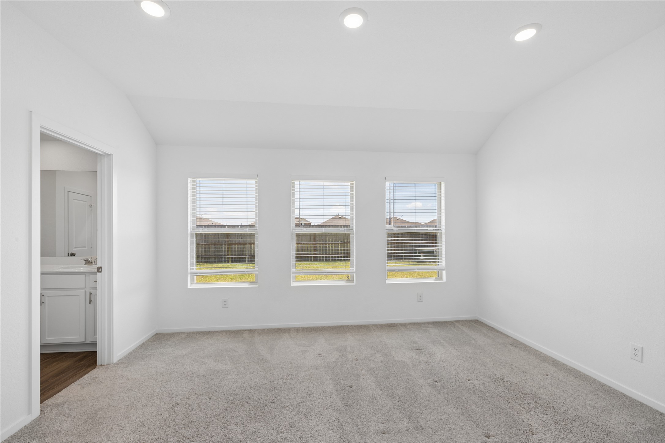 9918 Lockridge Manor Drive Property Photo 13