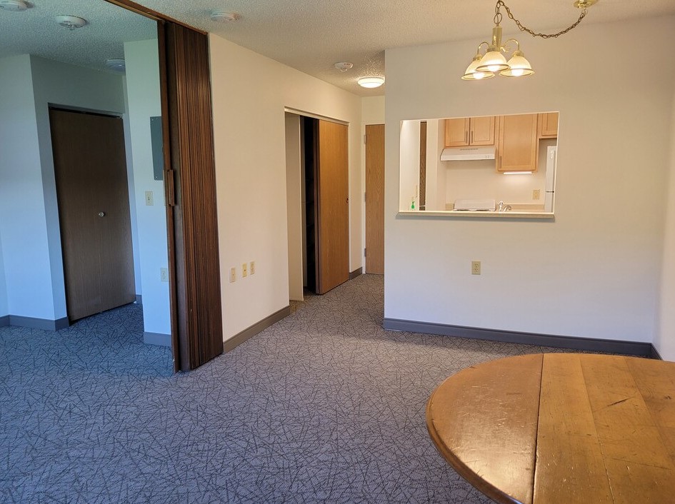 741 S Illinois Ave Property Photo 3