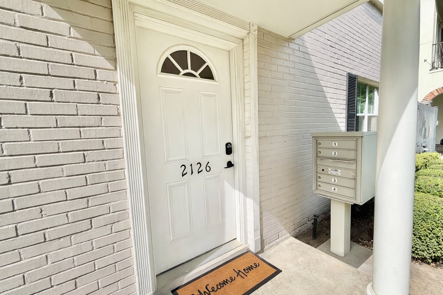 2126 Banks Street 2 Property Photo 6