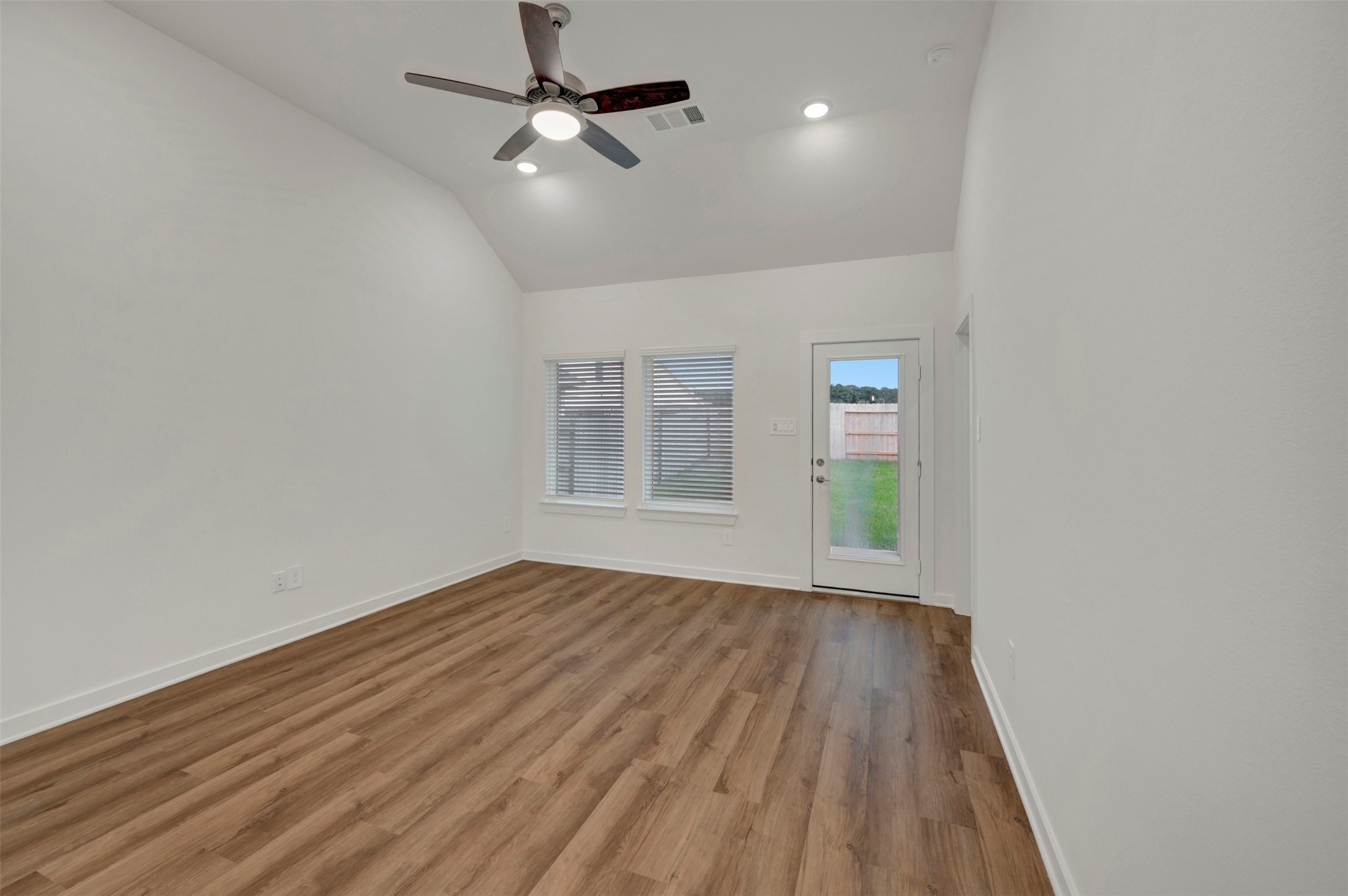 10321 Navarro Path Property Photo 4