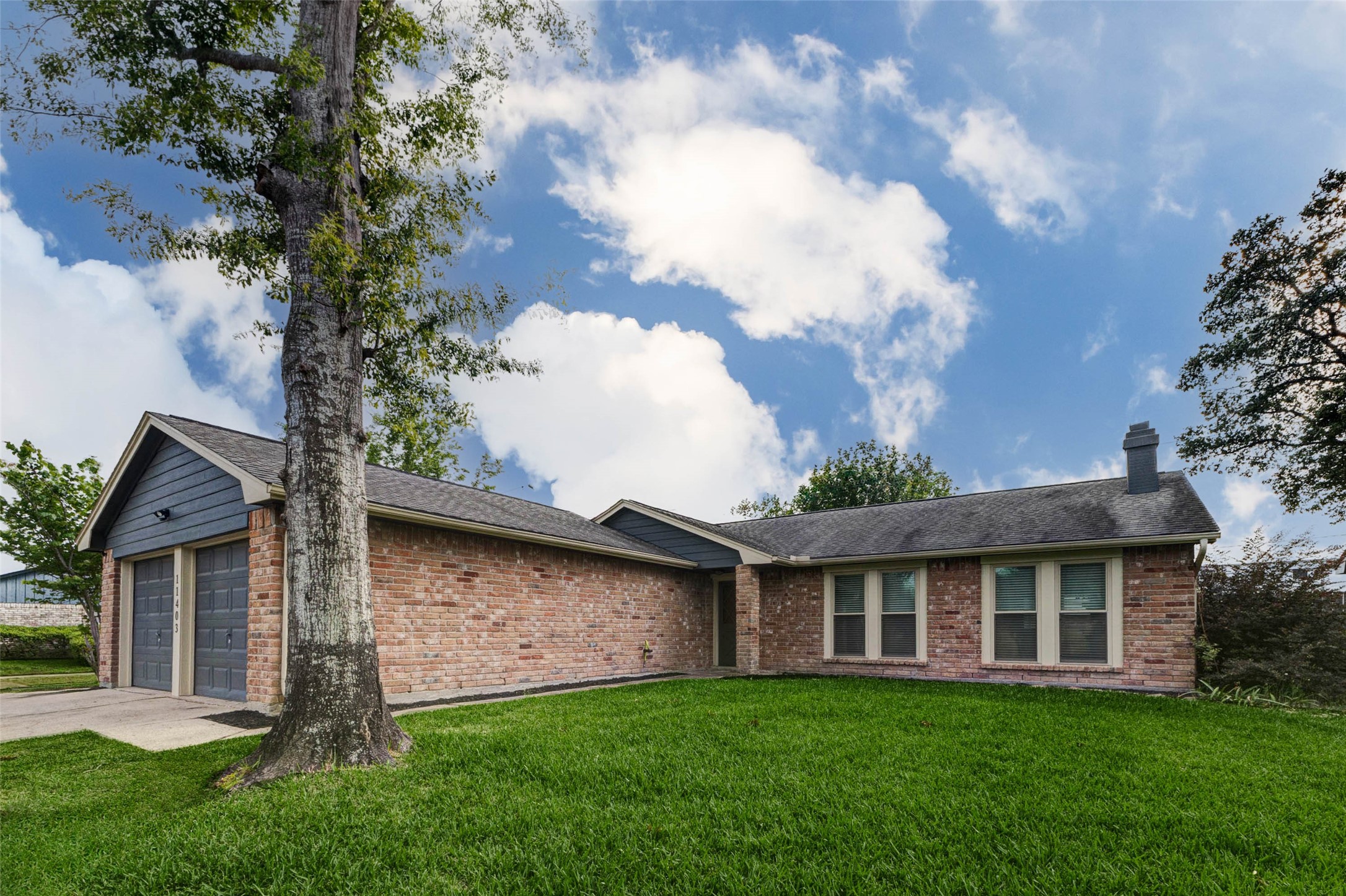 11403 Bonaparte Drive Property Photo 2