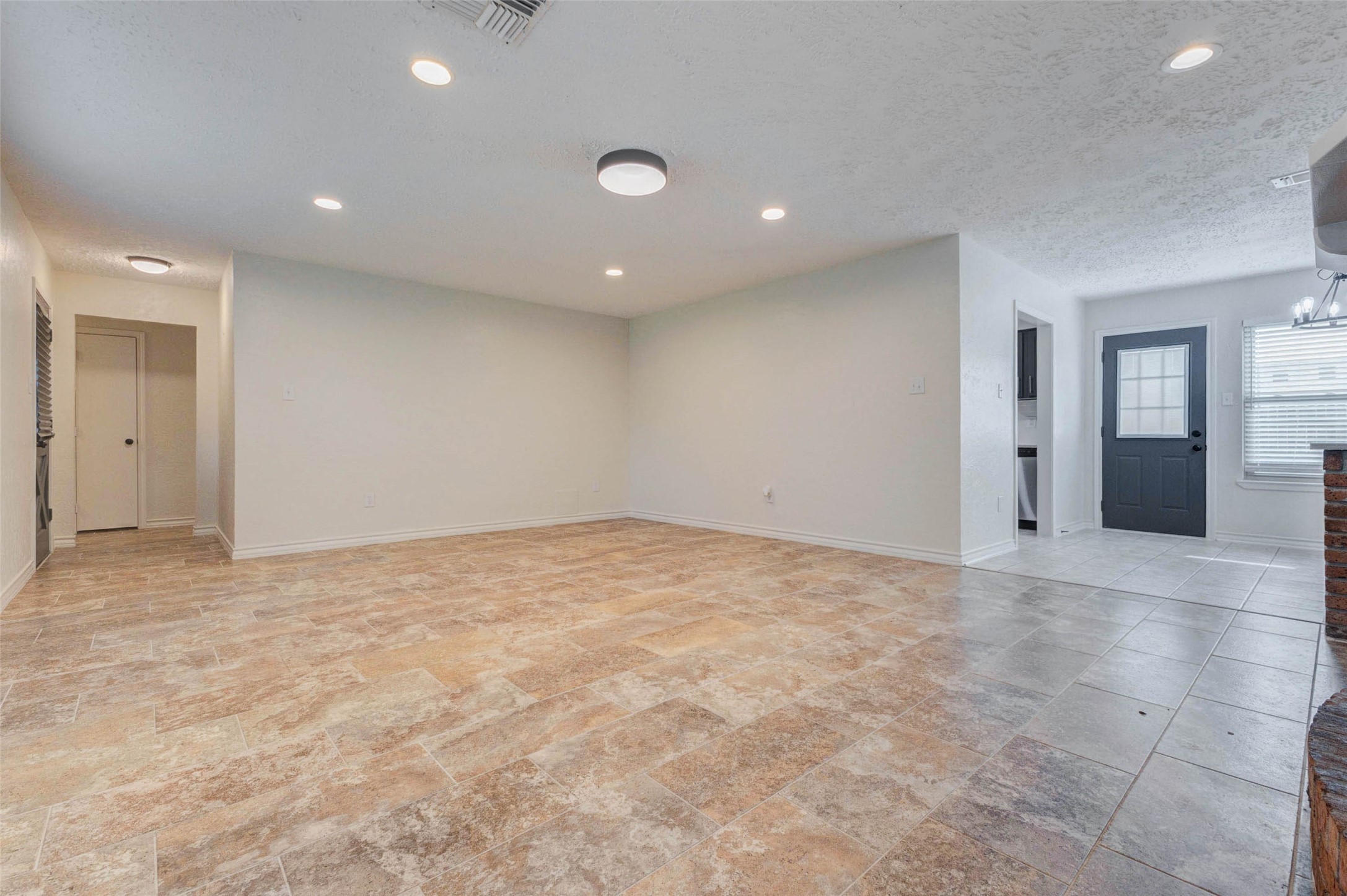 11403 Bonaparte Drive Property Photo 4