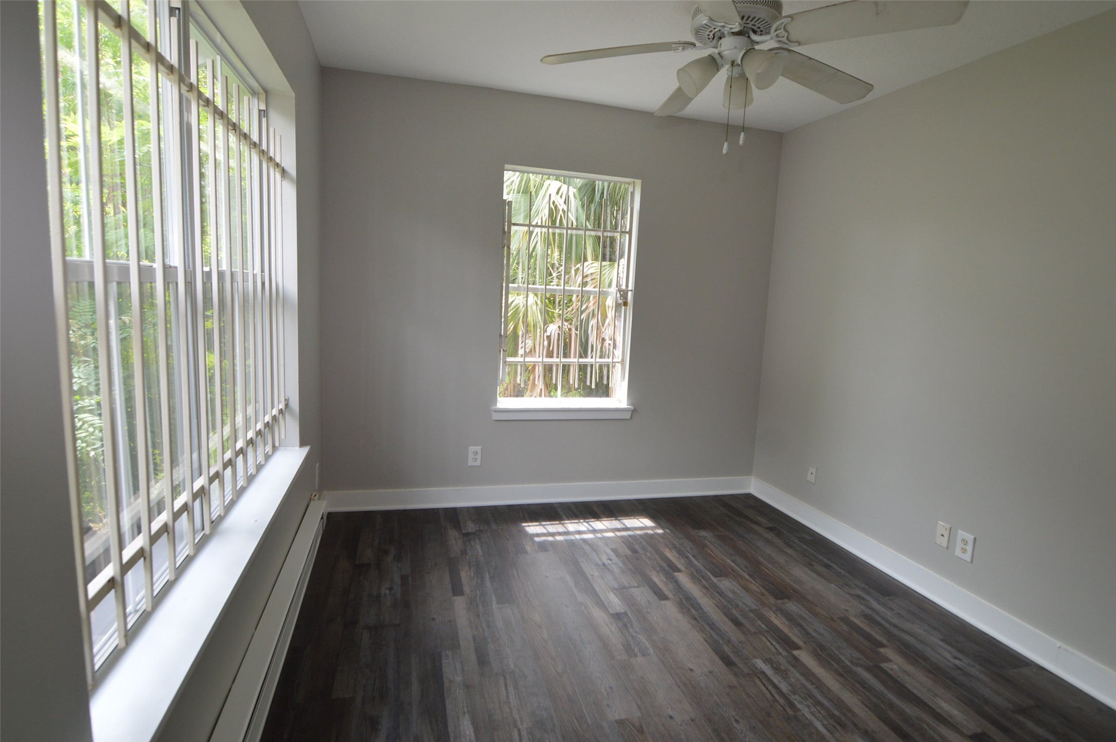 2712 Holman Street B Property Photo 7