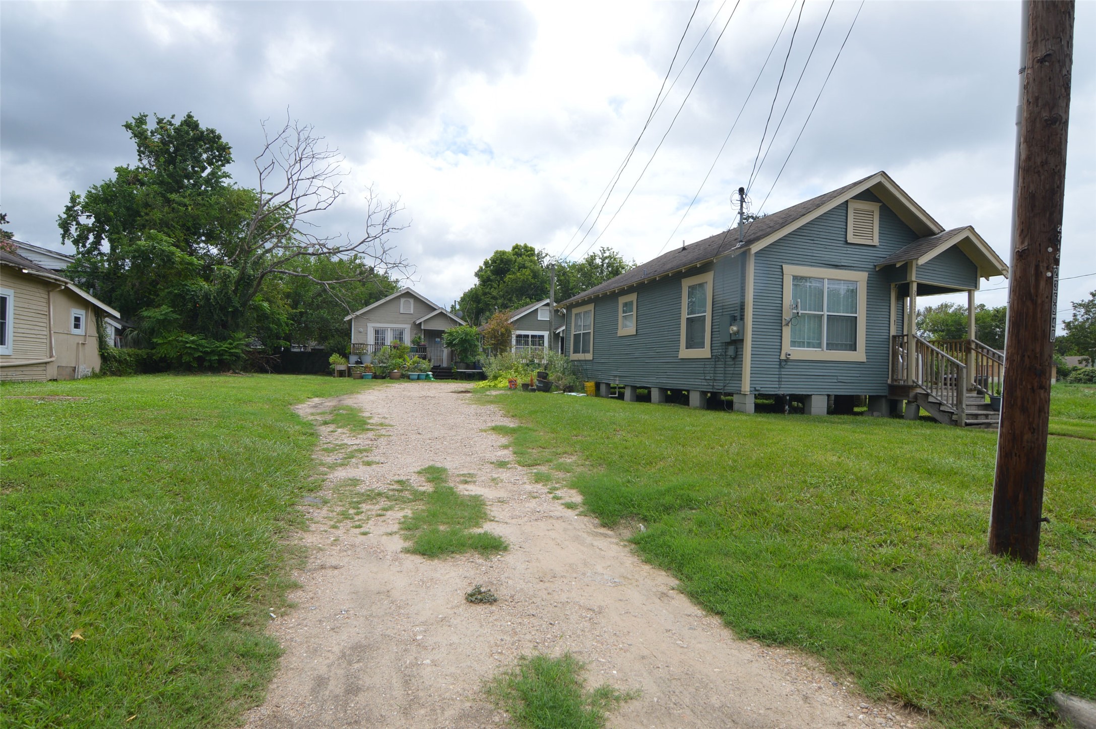 2712 Holman Street B Property Photo 10