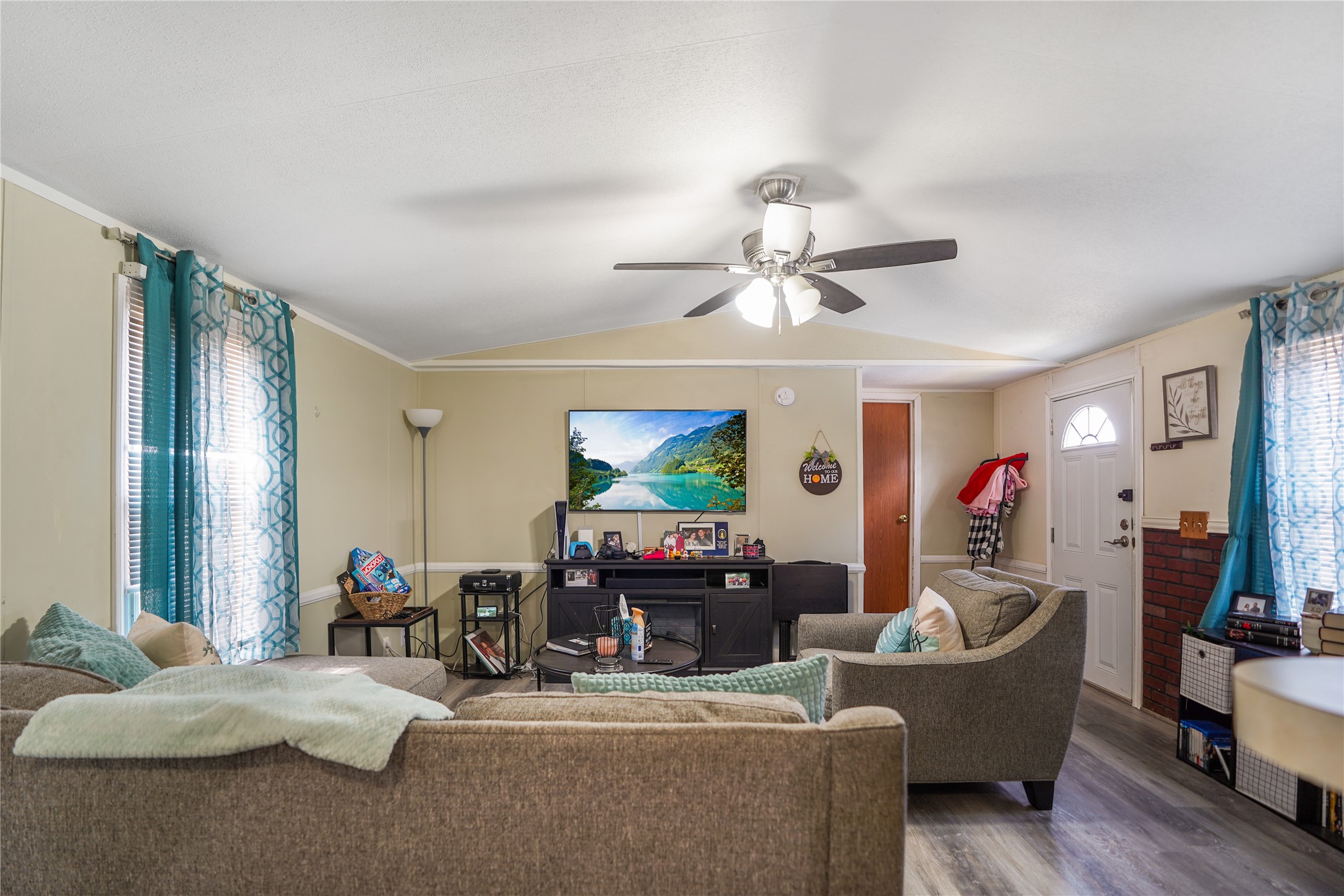 207 Riverside Street Property Photo 15