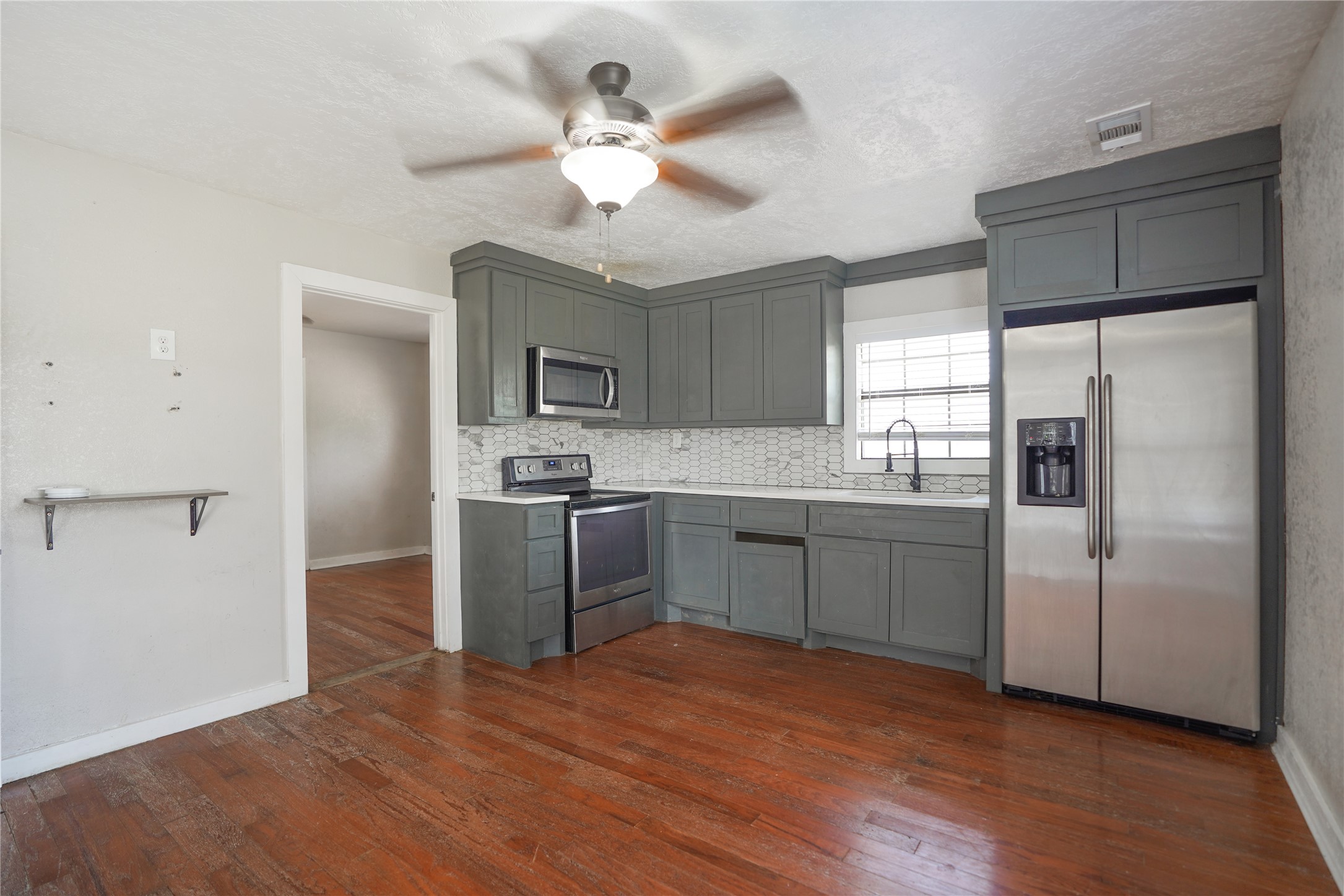 207 Riverside Street Property Photo 16