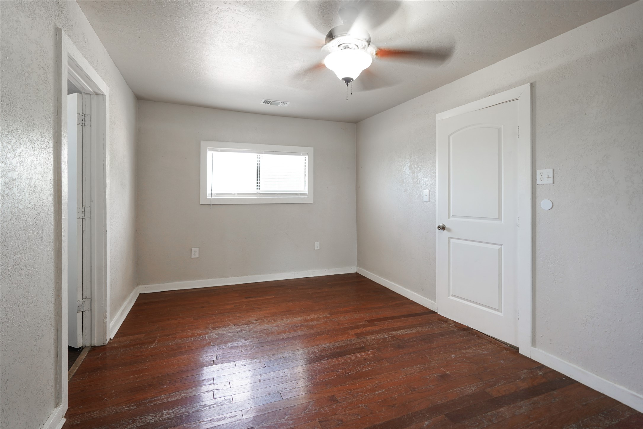 207 Riverside Street Property Photo 24