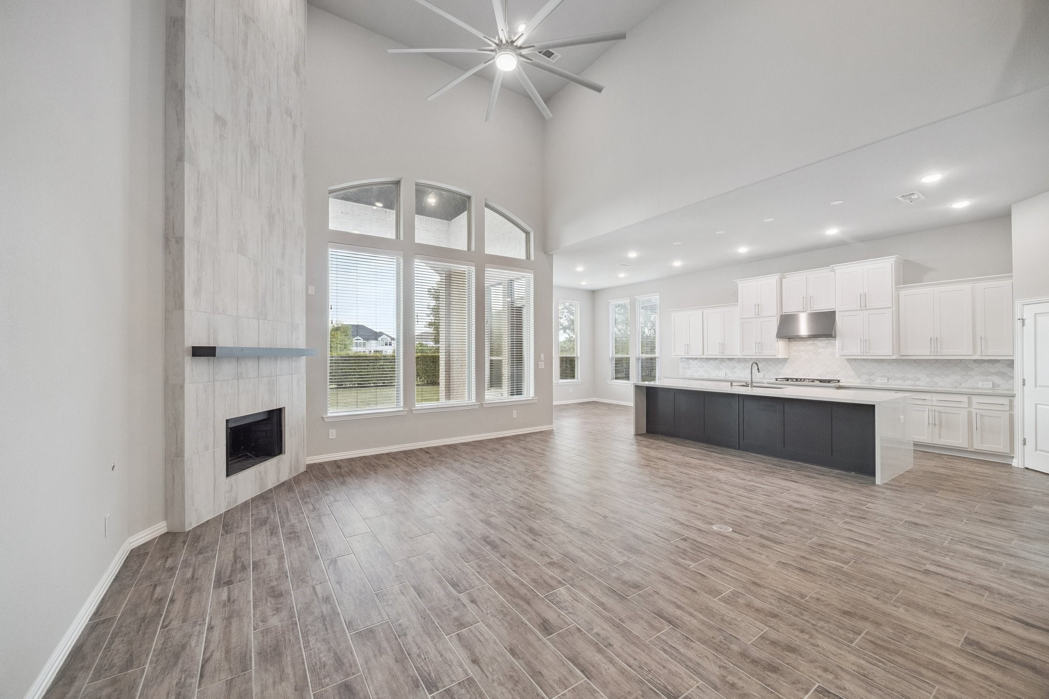 1415 Layla Sage Loop Property Photo 8