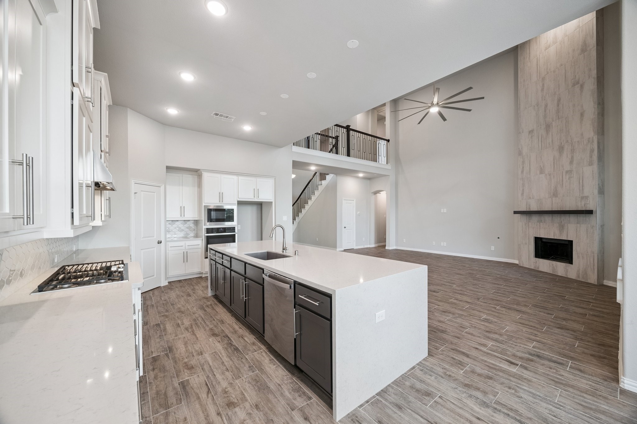 1415 Layla Sage Loop Property Photo 11