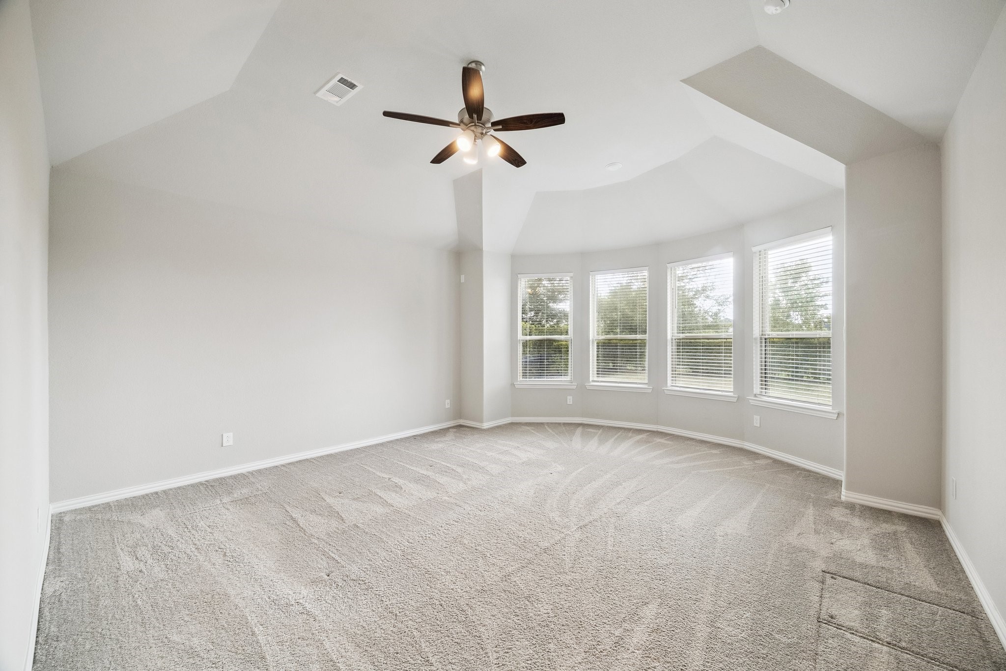 1415 Layla Sage Loop Property Photo 12