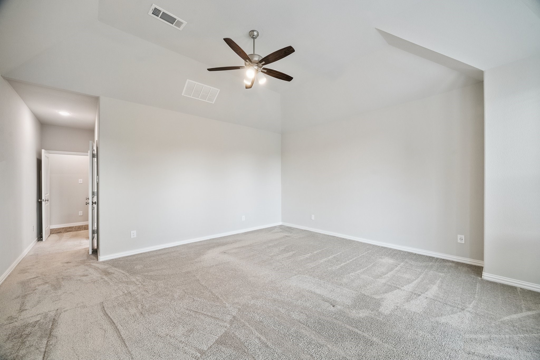 1415 Layla Sage Loop Property Photo 13