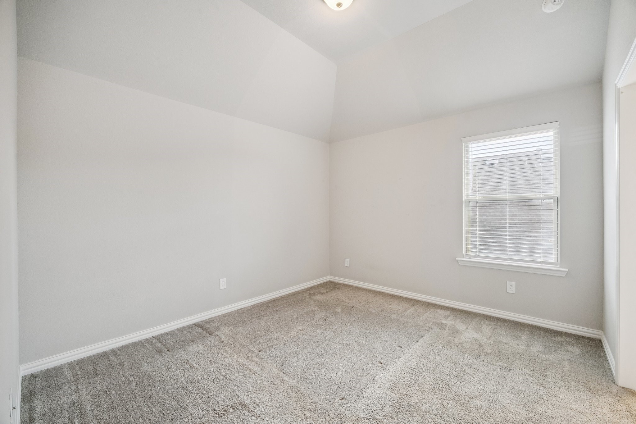 1415 Layla Sage Loop Property Photo 16