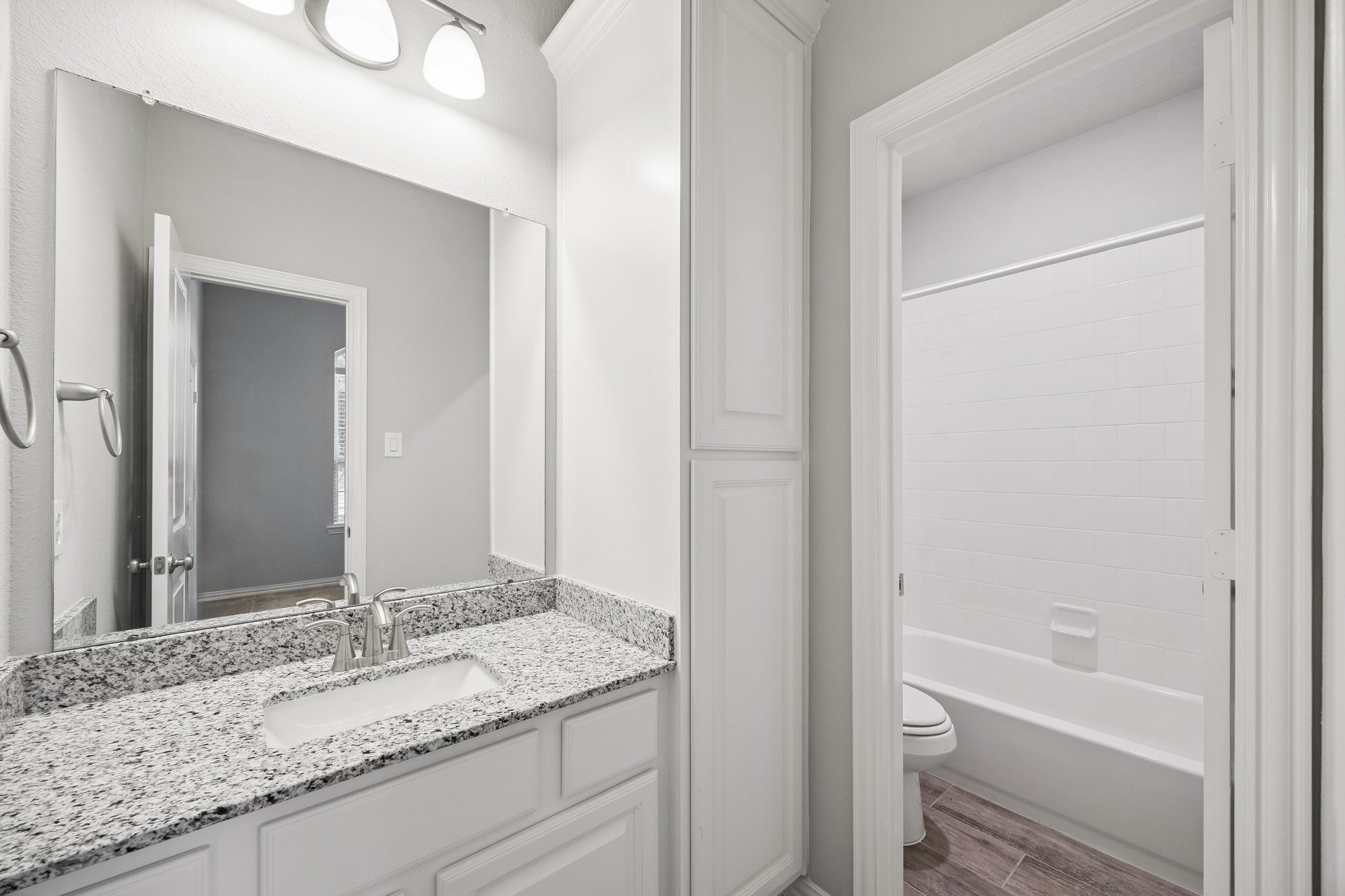 1415 Layla Sage Loop Property Photo 17