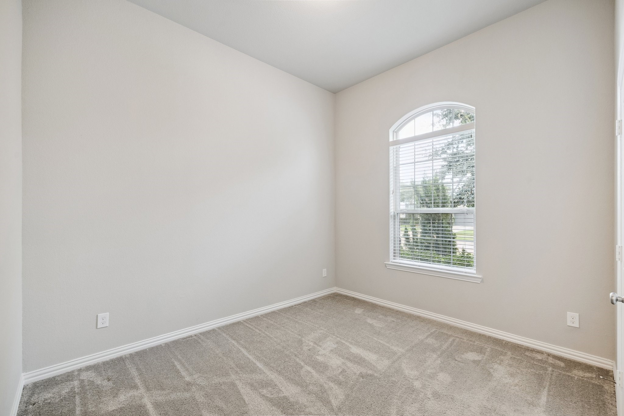 1415 Layla Sage Loop Property Photo 20