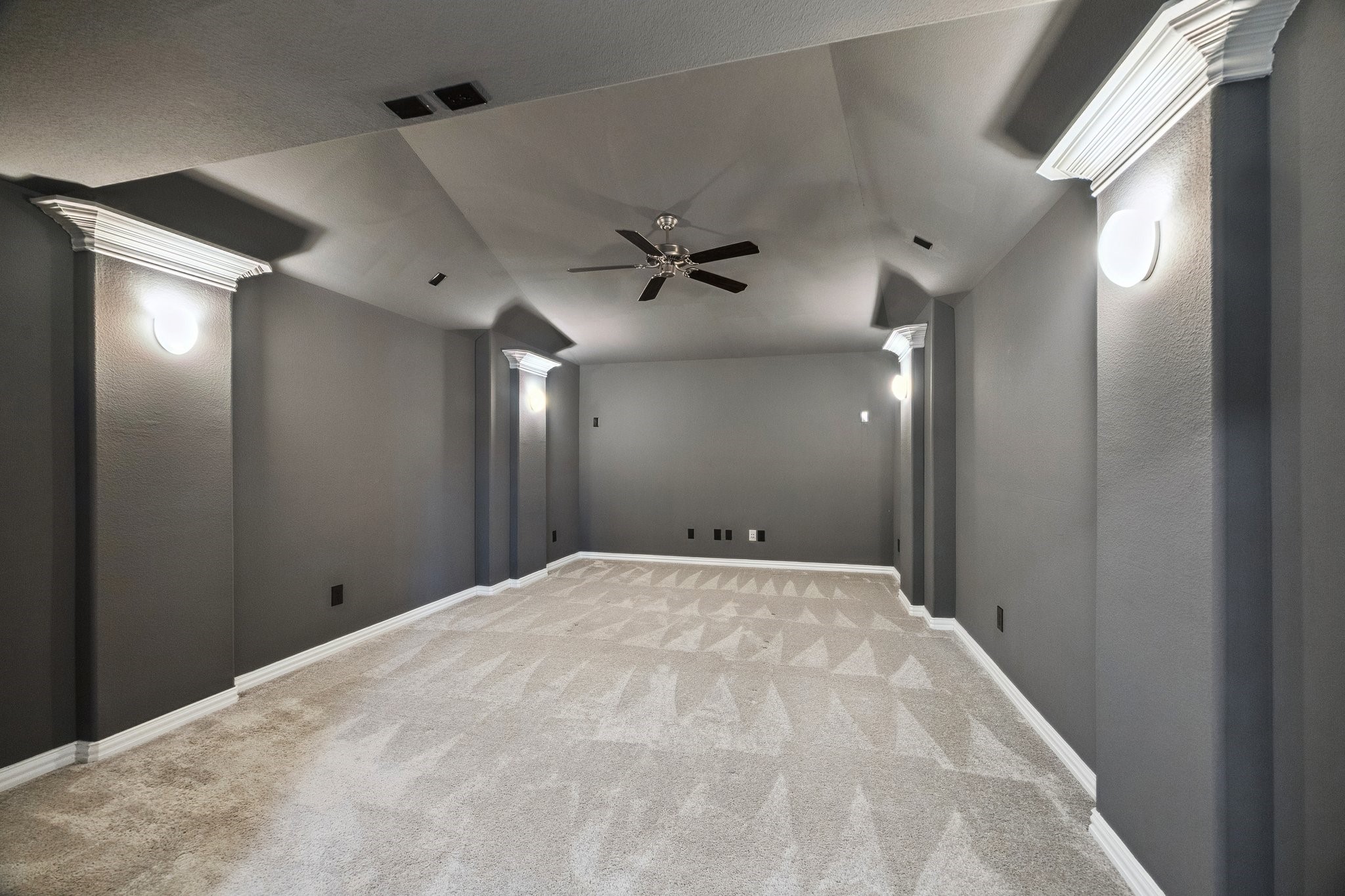 1415 Layla Sage Loop Property Photo 23