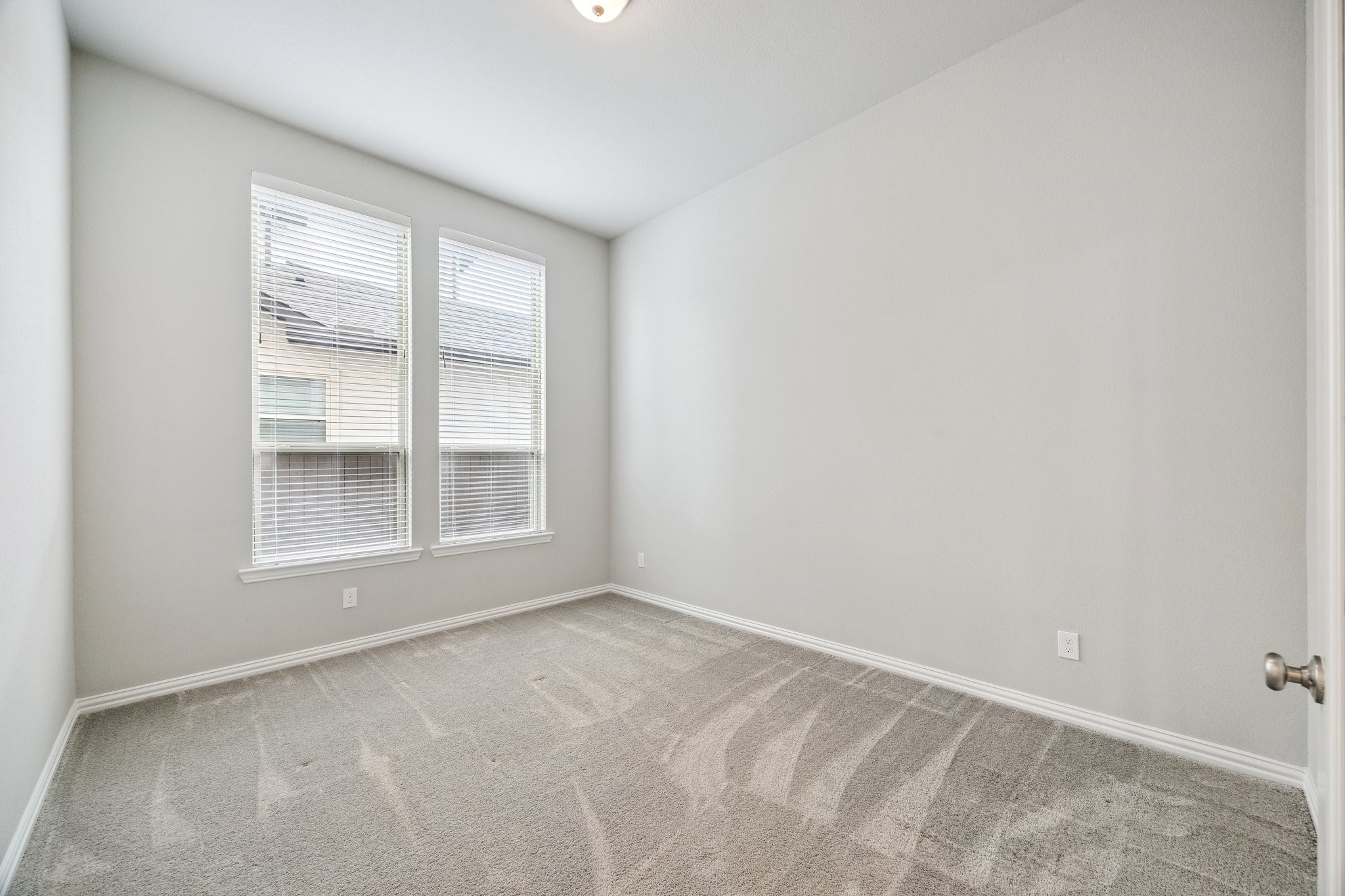 1415 Layla Sage Loop Property Photo 25