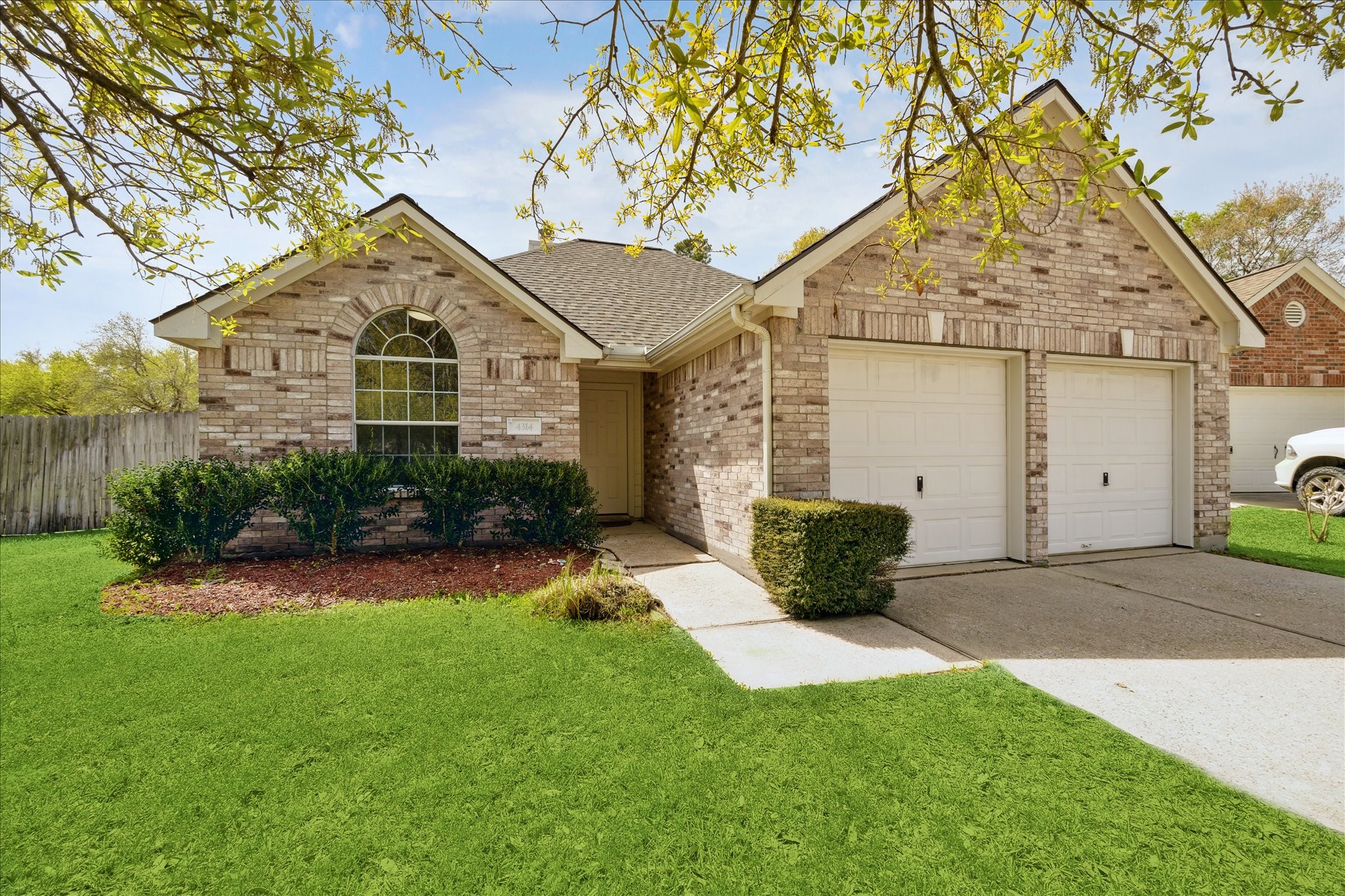 Dueitt Middle School Real Estate Listings Main Image