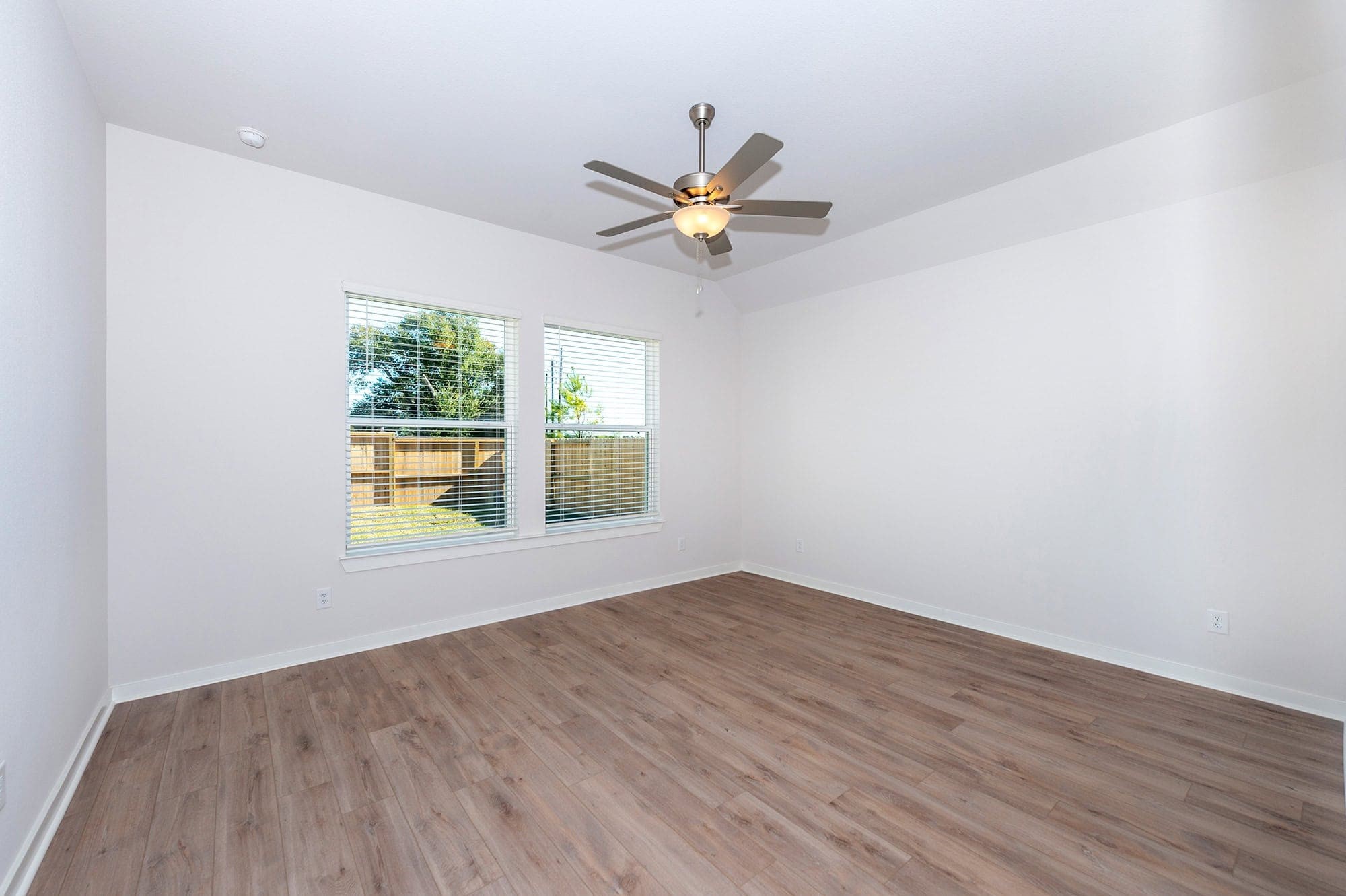 16926 Solomons Plume Lane Property Photo 9