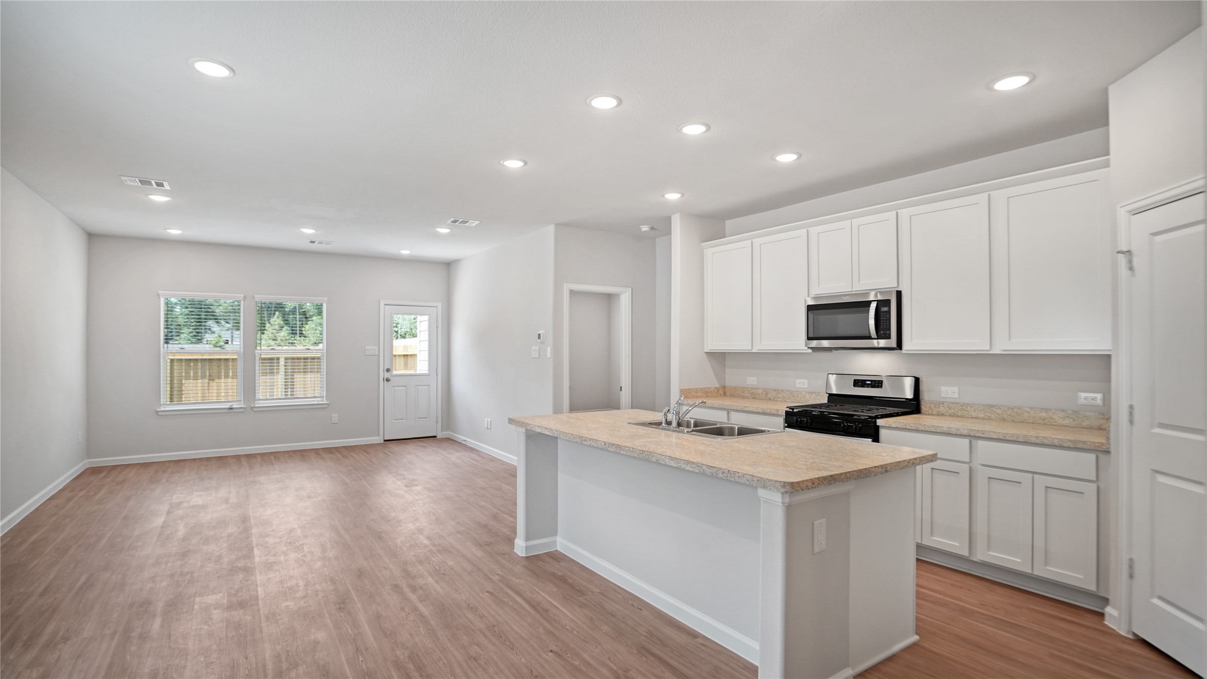 16505 Opportunity Way Property Photo 3