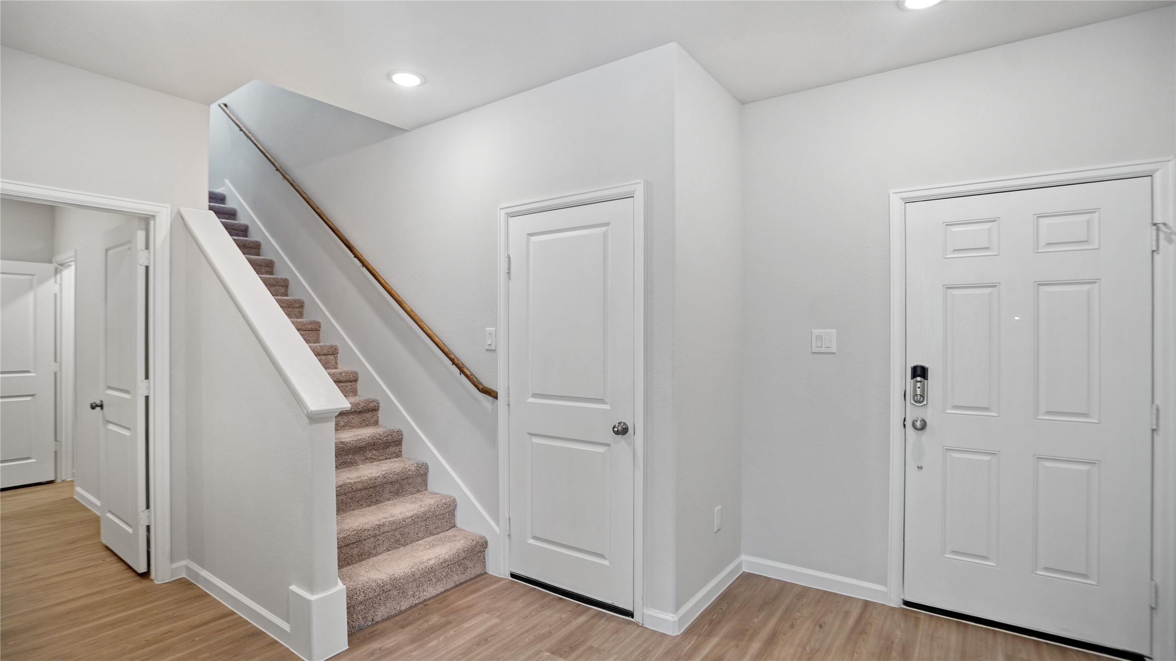 16505 Opportunity Way Property Photo 4