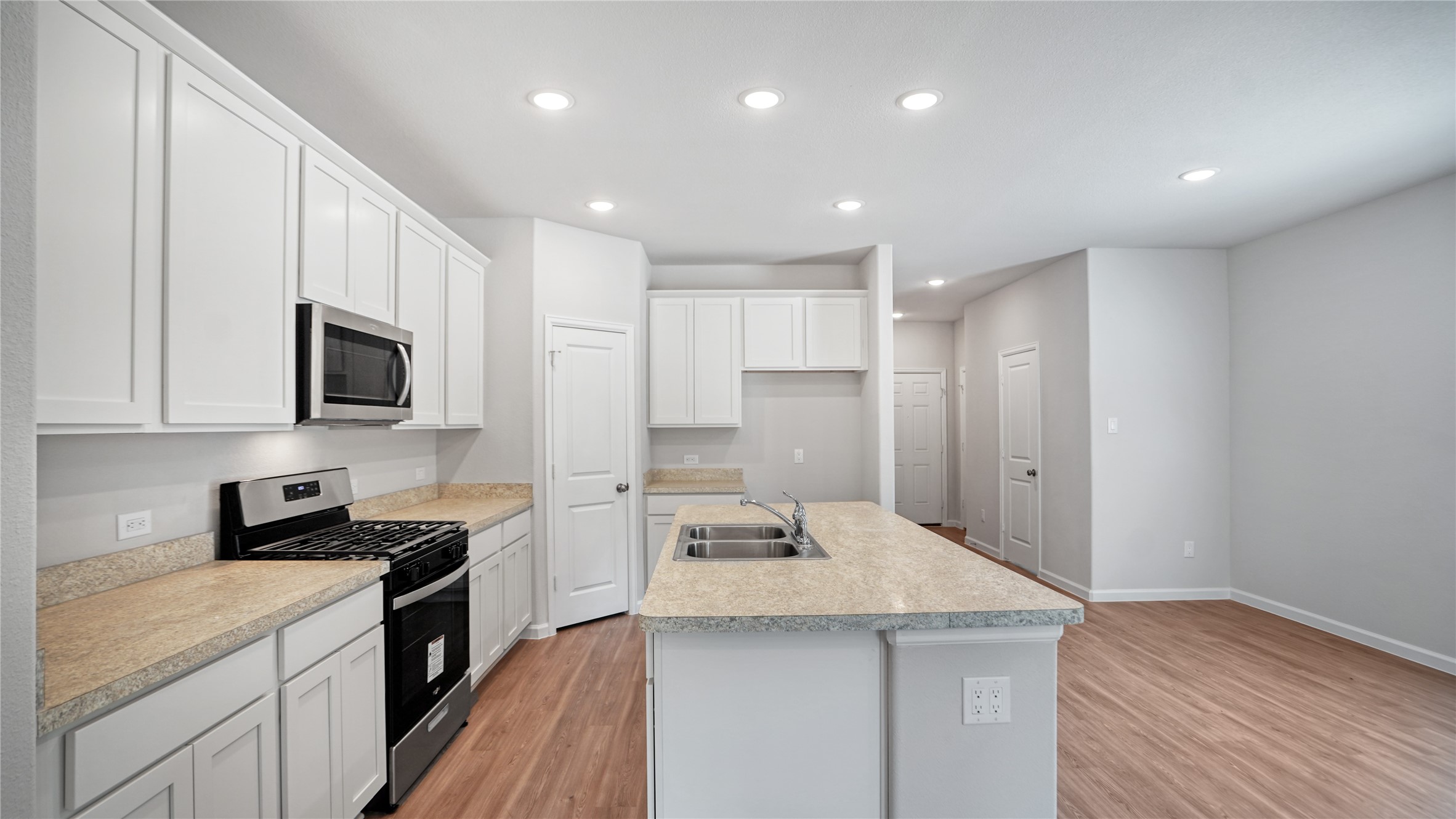 16505 Opportunity Way Property Photo 7