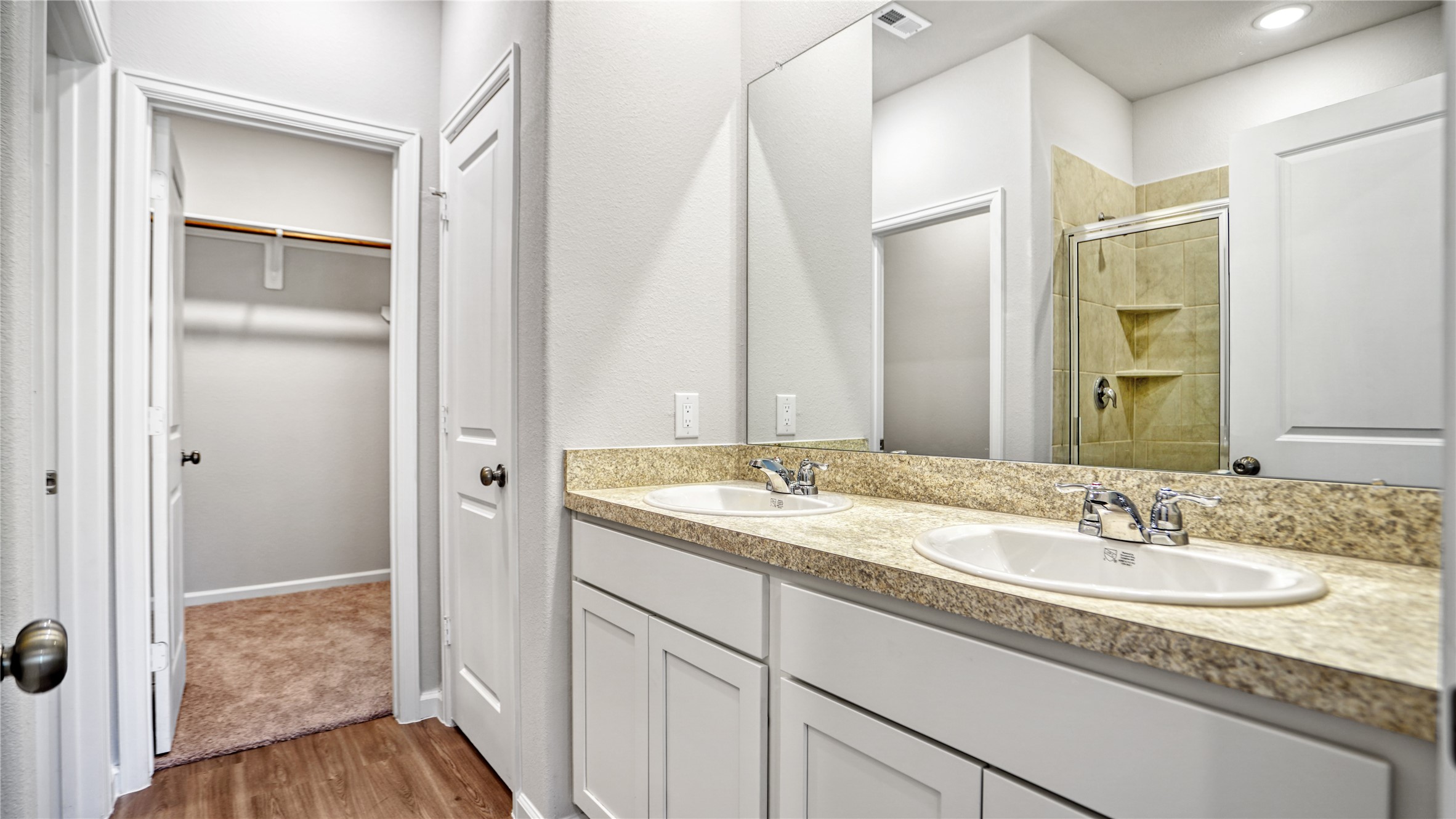 16505 Opportunity Way Property Photo 11