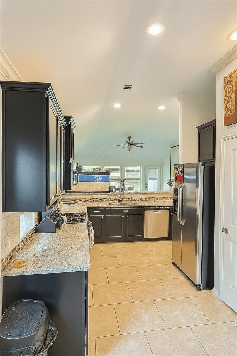 21399 Hunter Hart Drive Property Photo 2