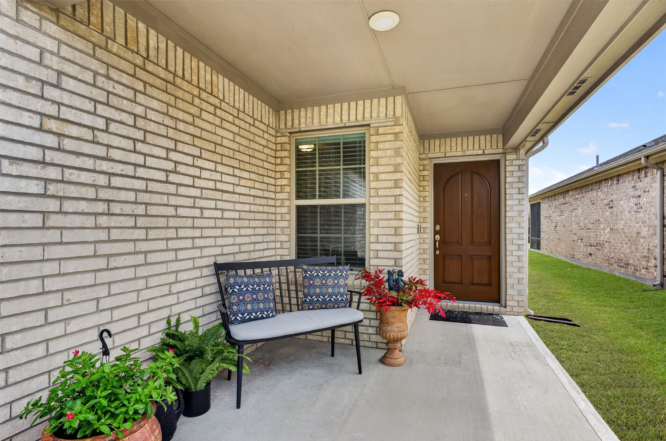 418 Thistle Thorn Drive Property Photo 3