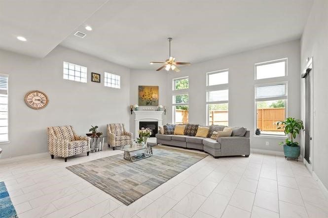 4911 Thunder Creek Lane Property Photo 1