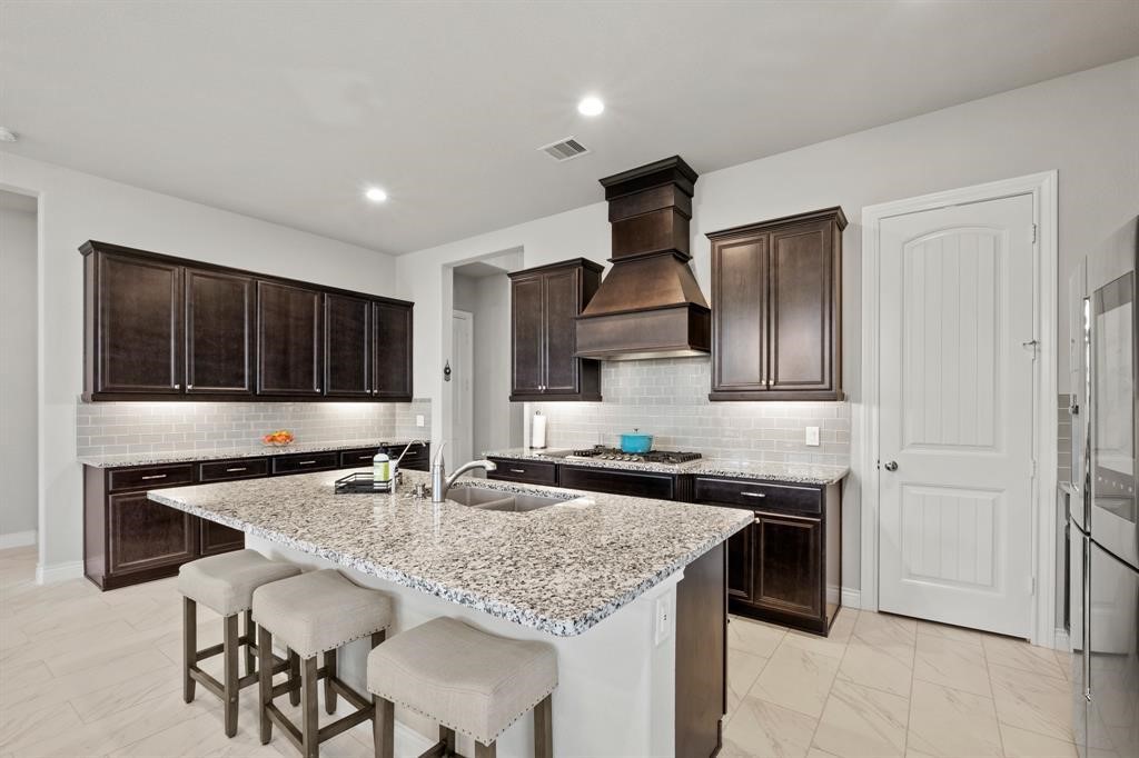 4911 Thunder Creek Lane Property Photo 10
