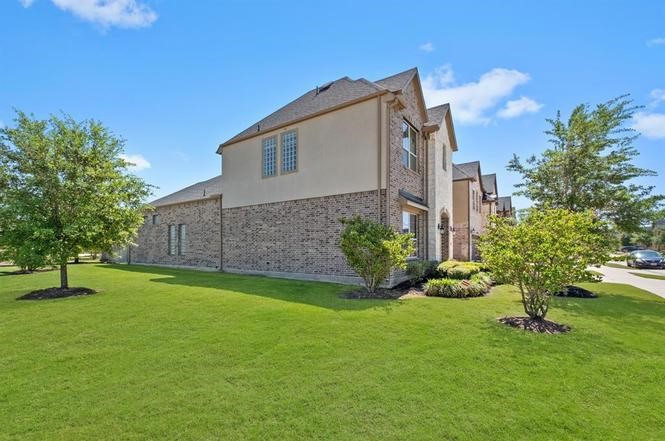 4911 Thunder Creek Lane Property Photo 14