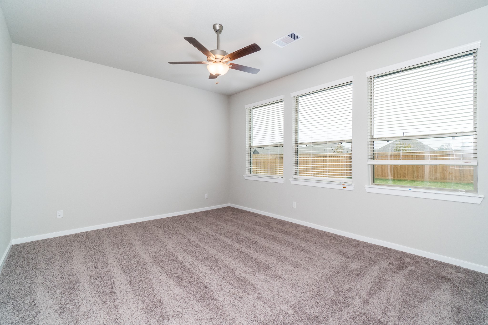 27054 Golden Knoll Drive Property Photo 10