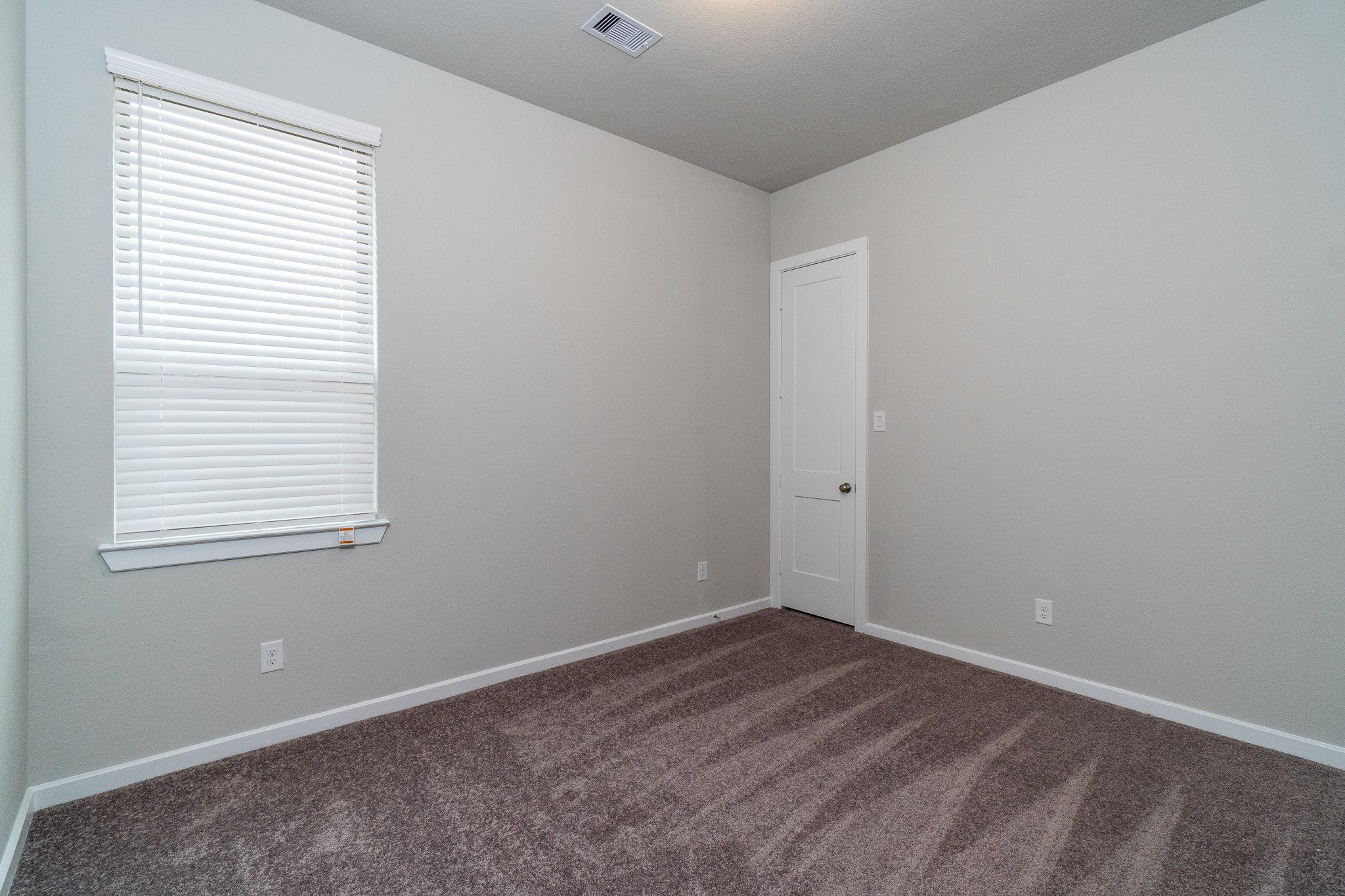 27054 Golden Knoll Drive Property Photo 16