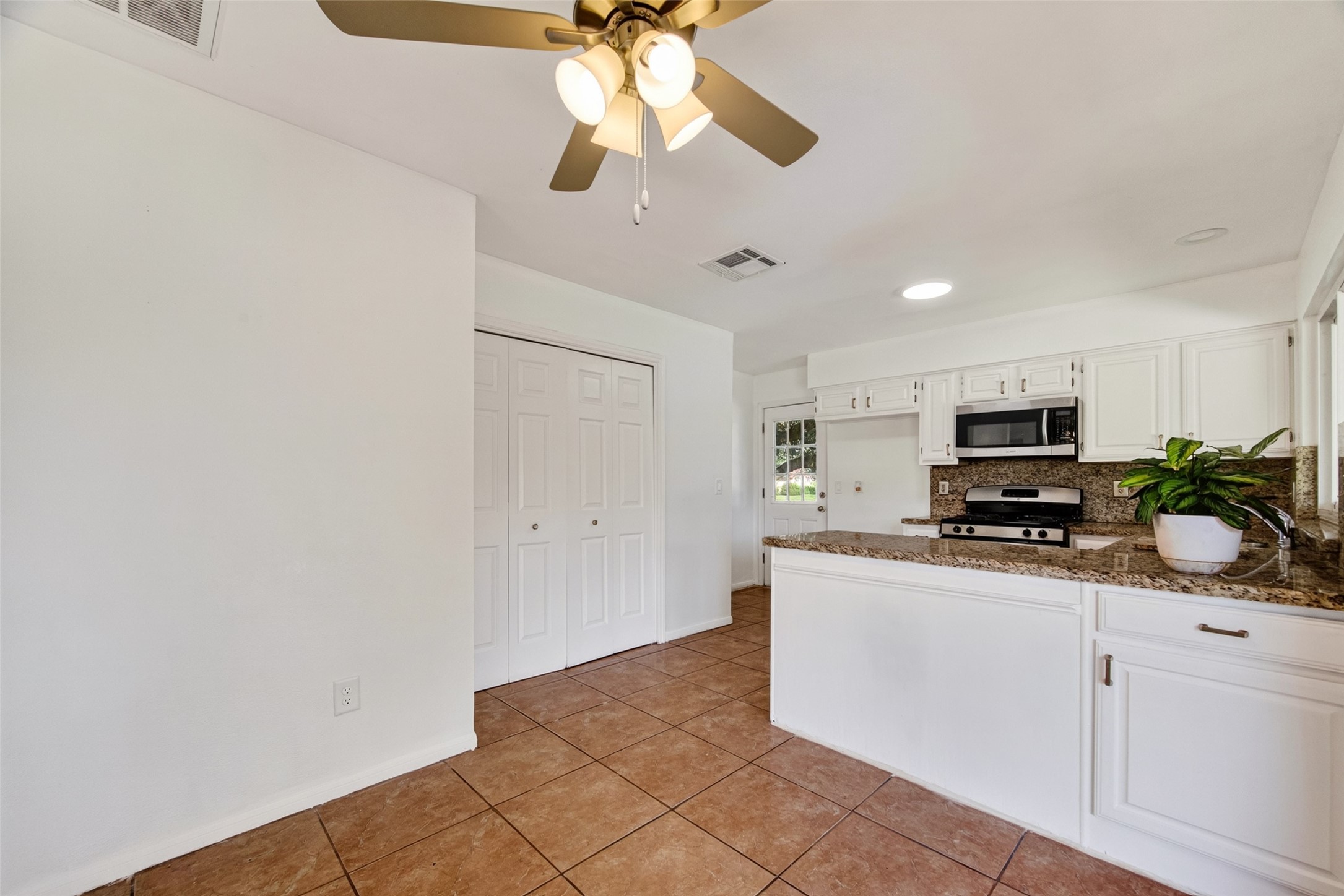 2328 Colleen Drive Property Photo 11