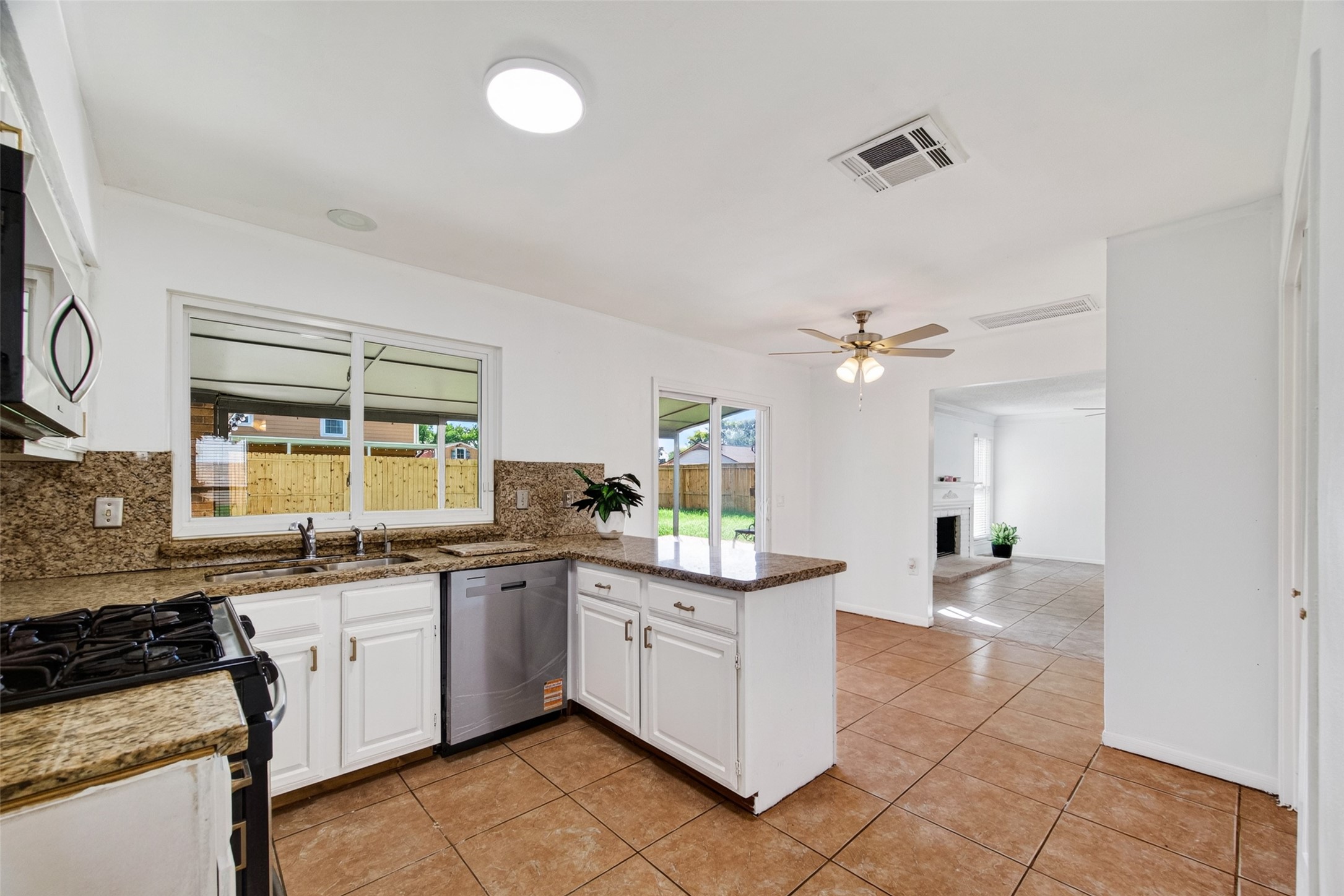 2328 Colleen Drive Property Photo 12