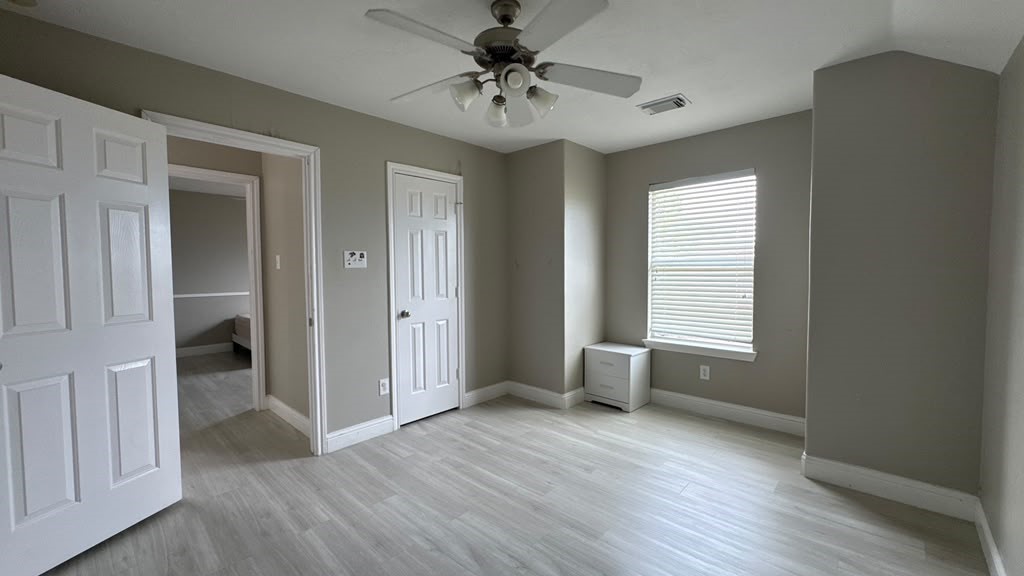 16910 Great Oaks Glen Drive Property Photo 4