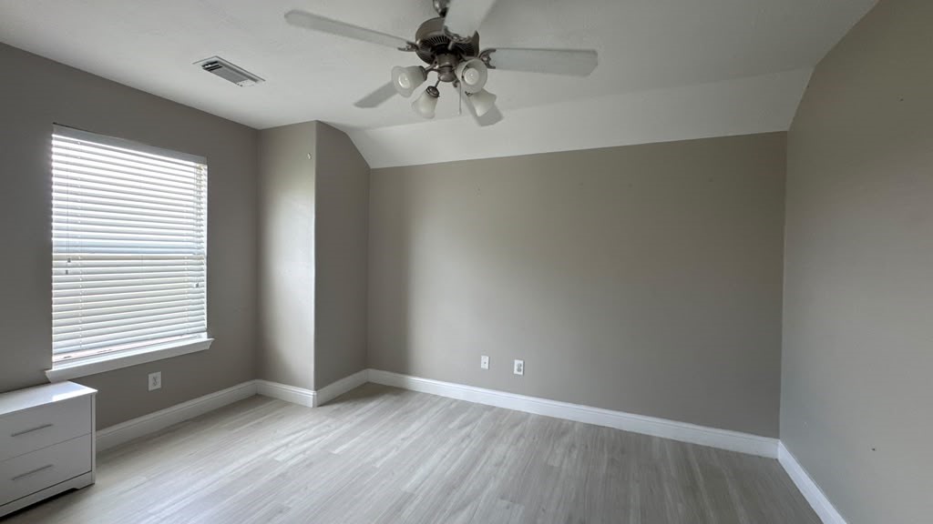 16910 Great Oaks Glen Drive Property Photo 5