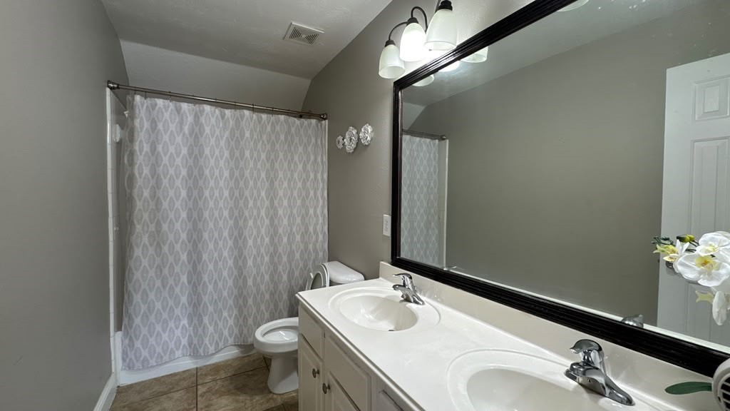 16910 Great Oaks Glen Drive Property Photo 9