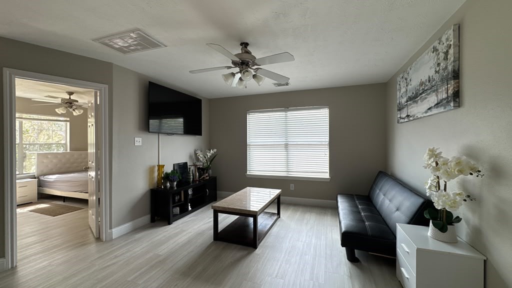 16910 Great Oaks Glen Drive Property Photo 12