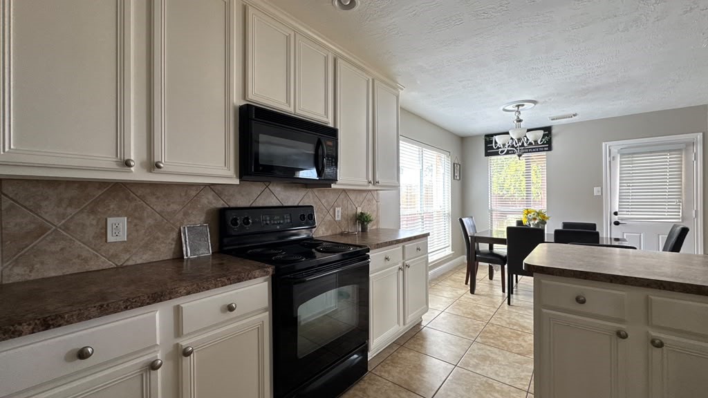 16910 Great Oaks Glen Drive Property Photo 14