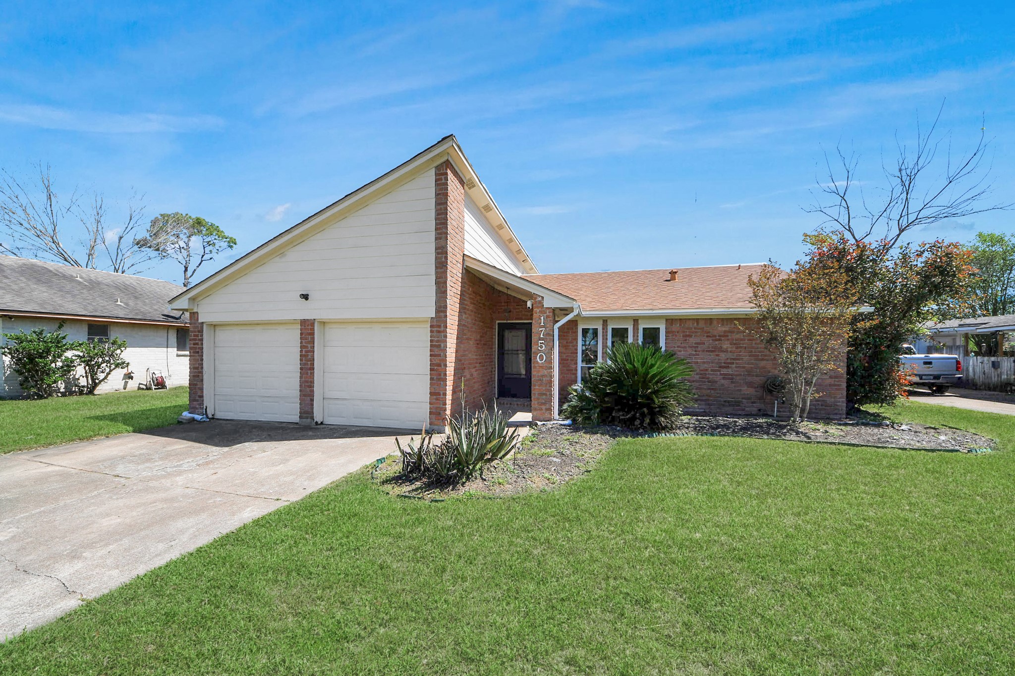 1750 Hilton Head Drive Property Photo 3