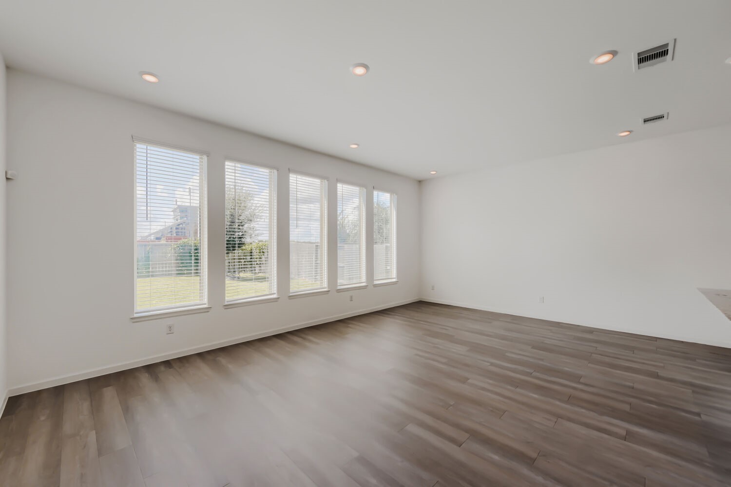 4146 Balboa Drive Property Photo 4