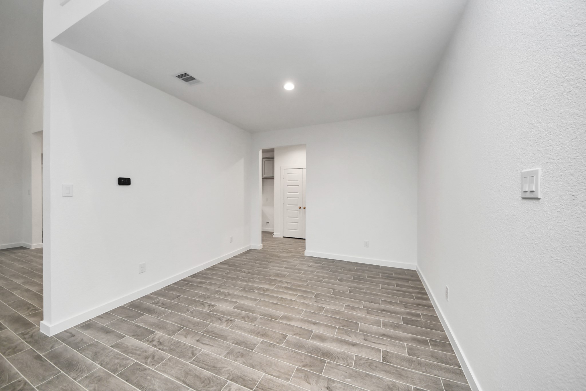 24514 Broad Park Ct Property Photo 9