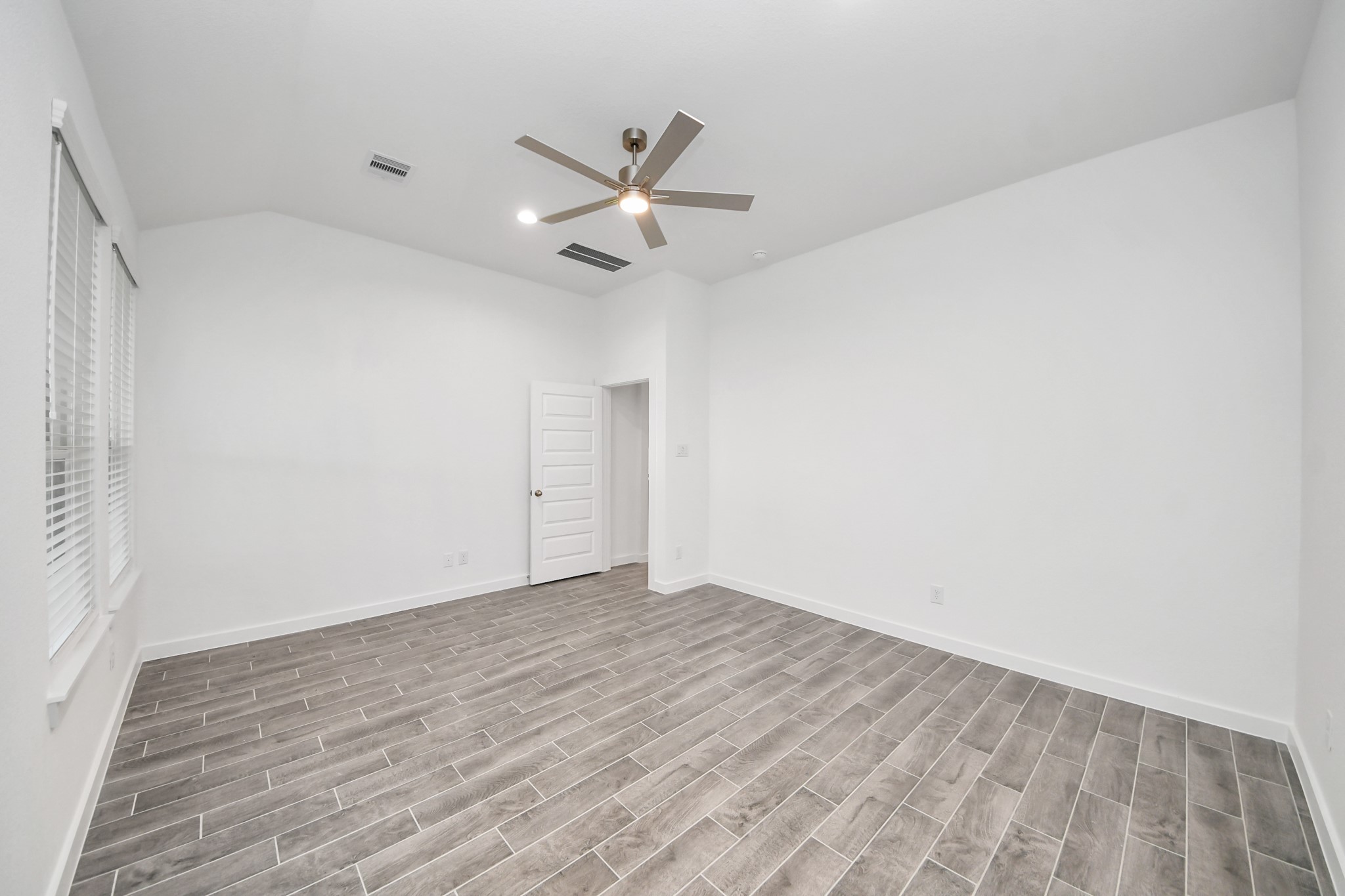 24514 Broad Park Ct Property Photo 20