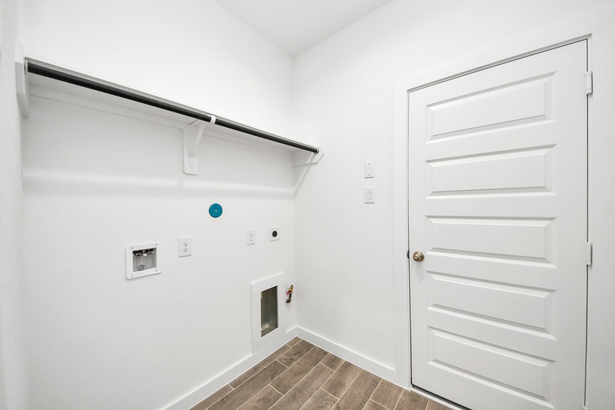 24514 Broad Park Ct Property Photo 33