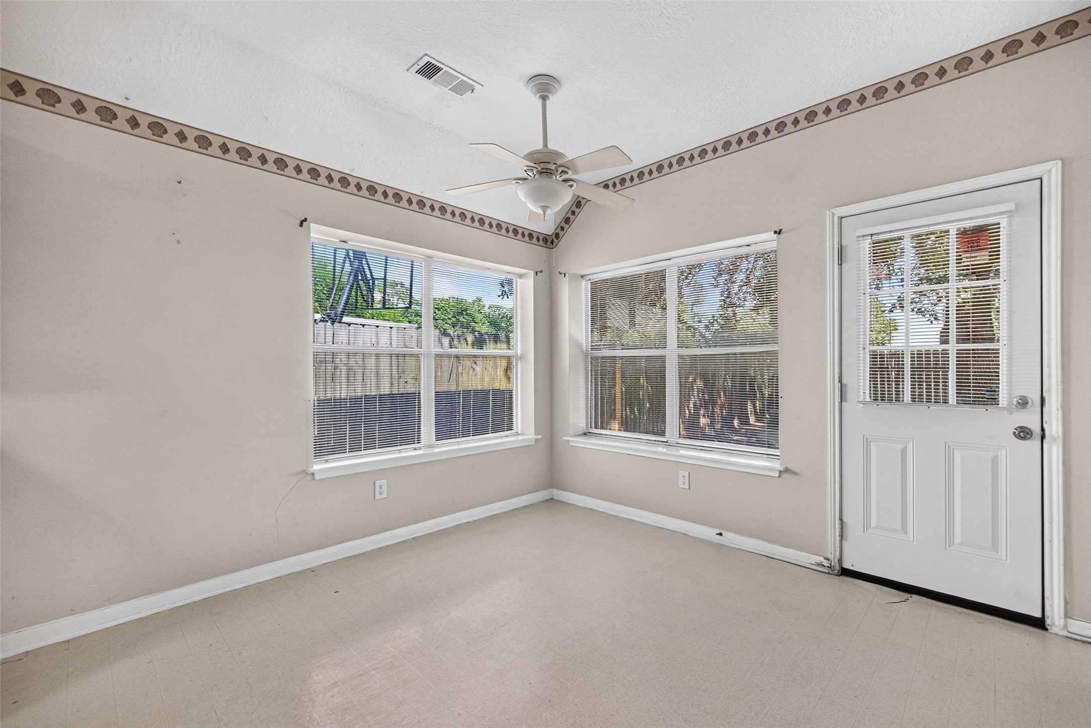 14015 Long Shadow Drive Property Photo 18
