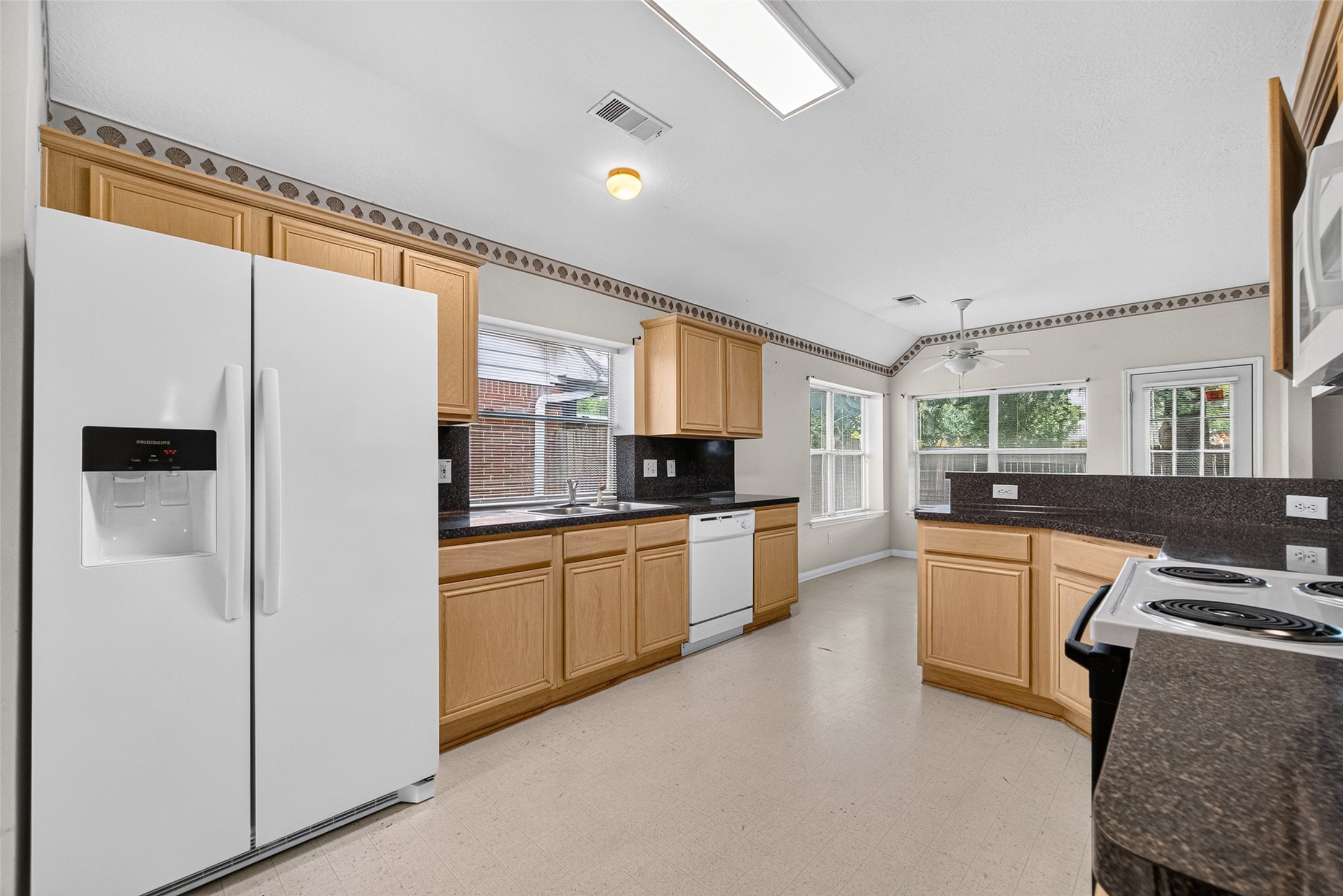 14015 Long Shadow Drive Property Photo 26