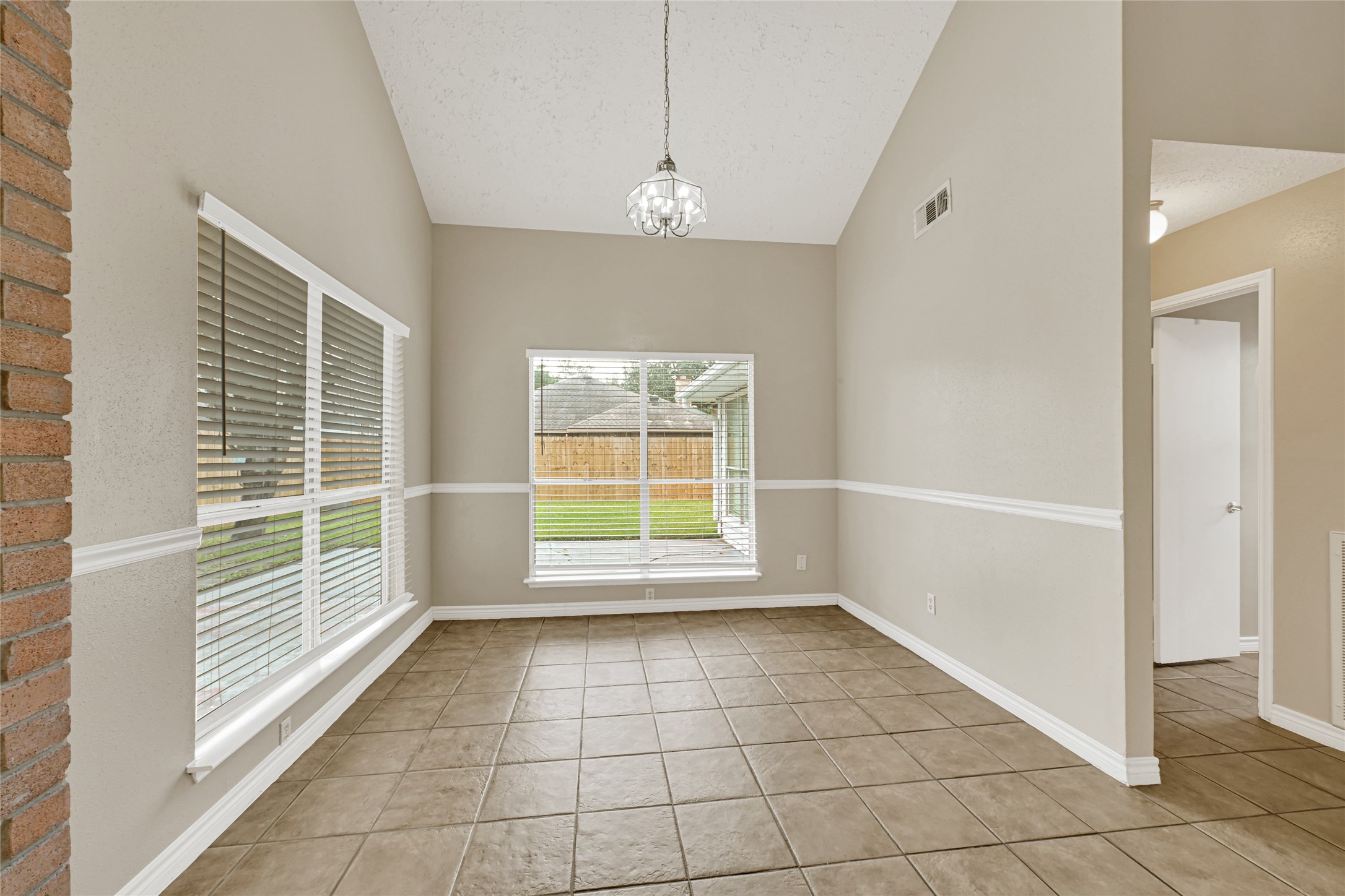 12322 Meadow Ridge Drive Property Photo 8