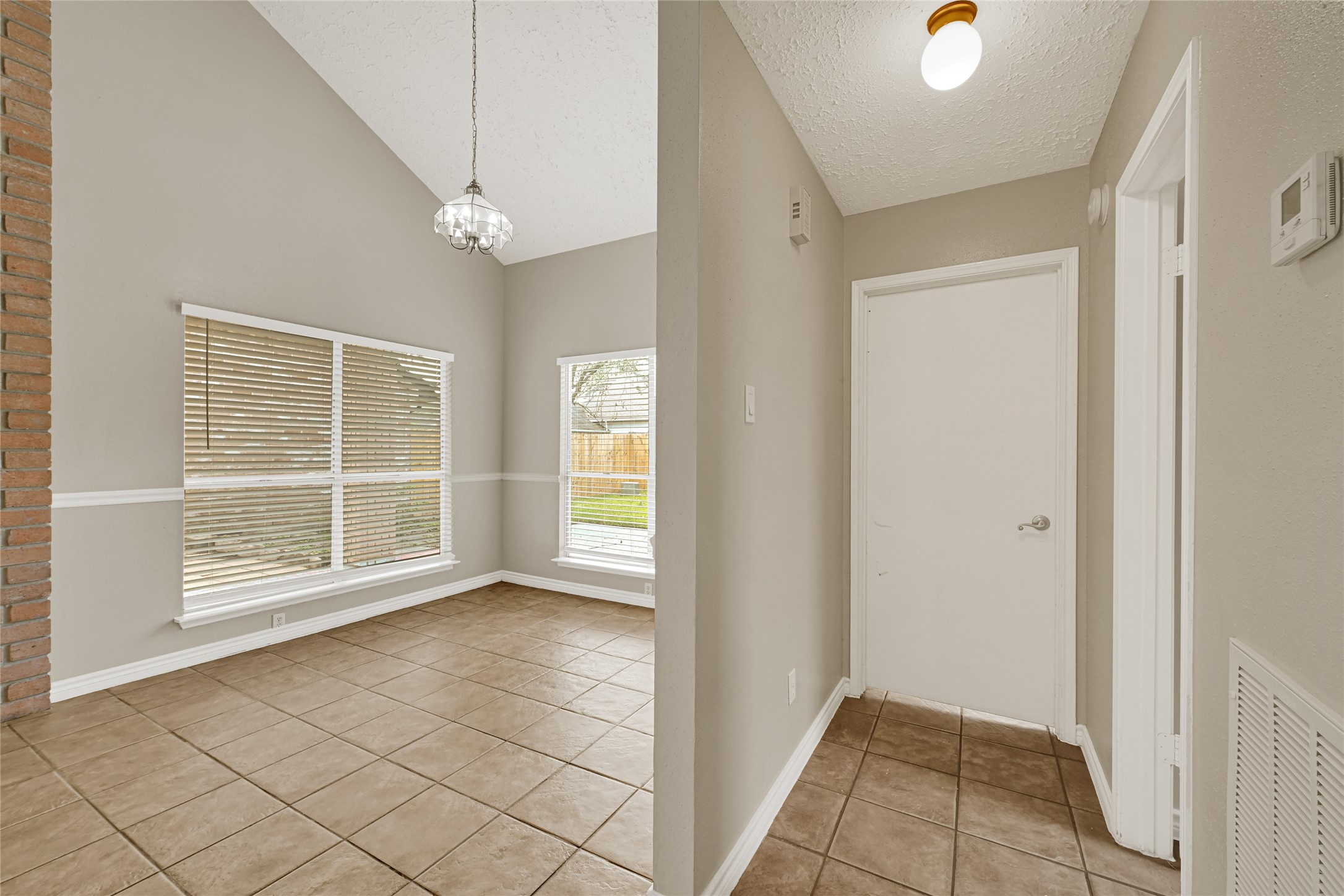 12322 Meadow Ridge Drive Property Photo 9